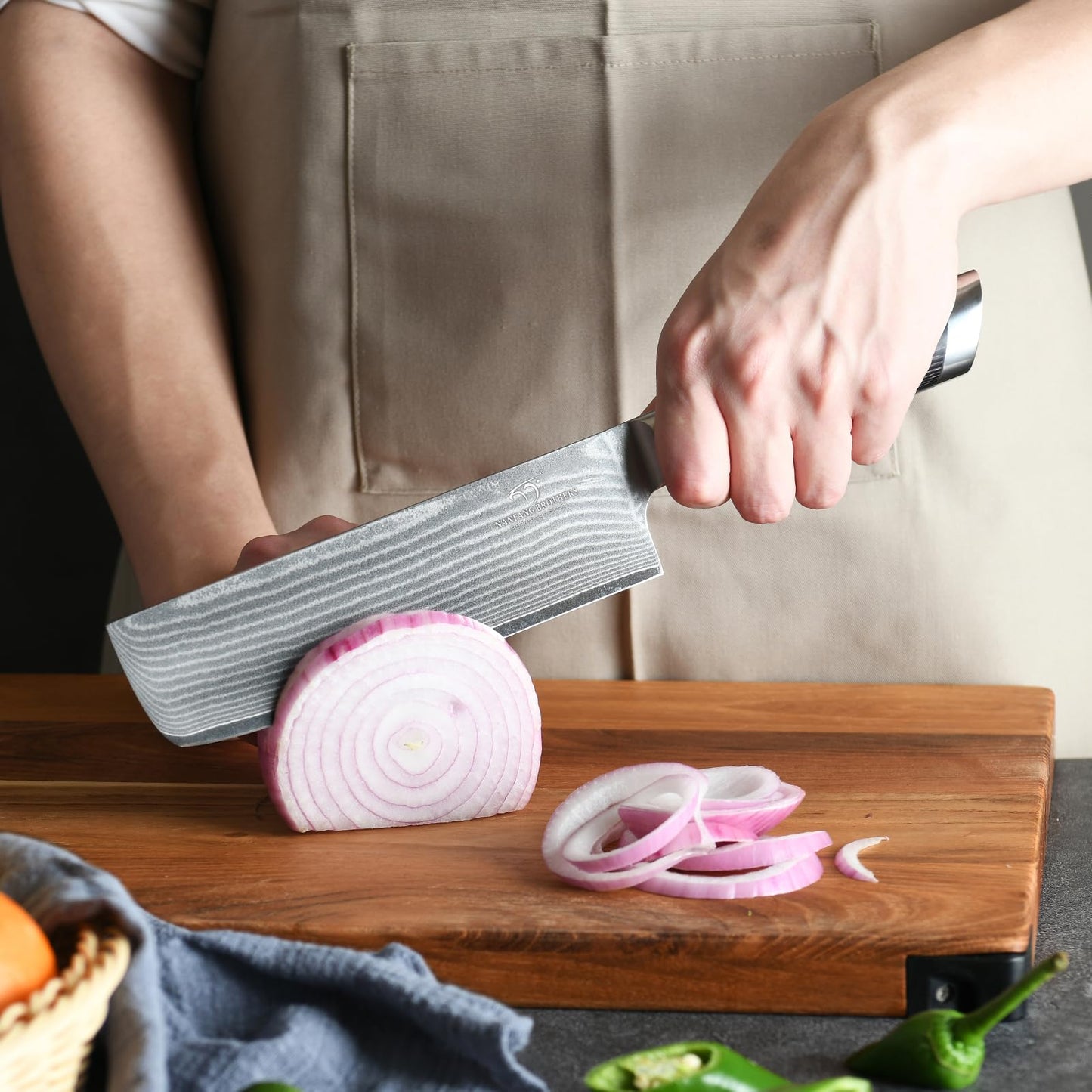 Damascus Nakiri Knife, 7 Inch Professional Kitchen Knife with Non-slip Wood Ergonomic Handle, Japanese 10Cr15CoMoV, All Purpose Chef Knife Meat Cleaver Vegetables Chopping, Razor Sharp Lightweight