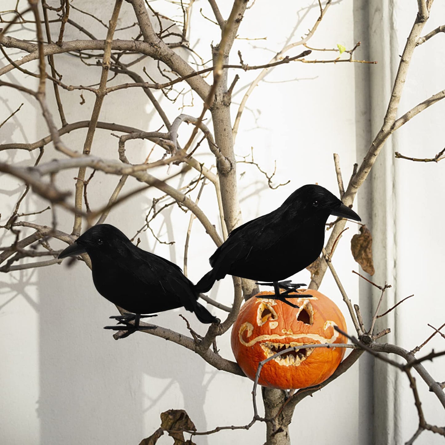 Wakdiz Halloween Realistic Black Crows 6 Pieces Handmade Feathered Crow Ravens, Fake Black Birds Prop Stand Crows for Halloween Outdoors and Indoors Crow Decoration