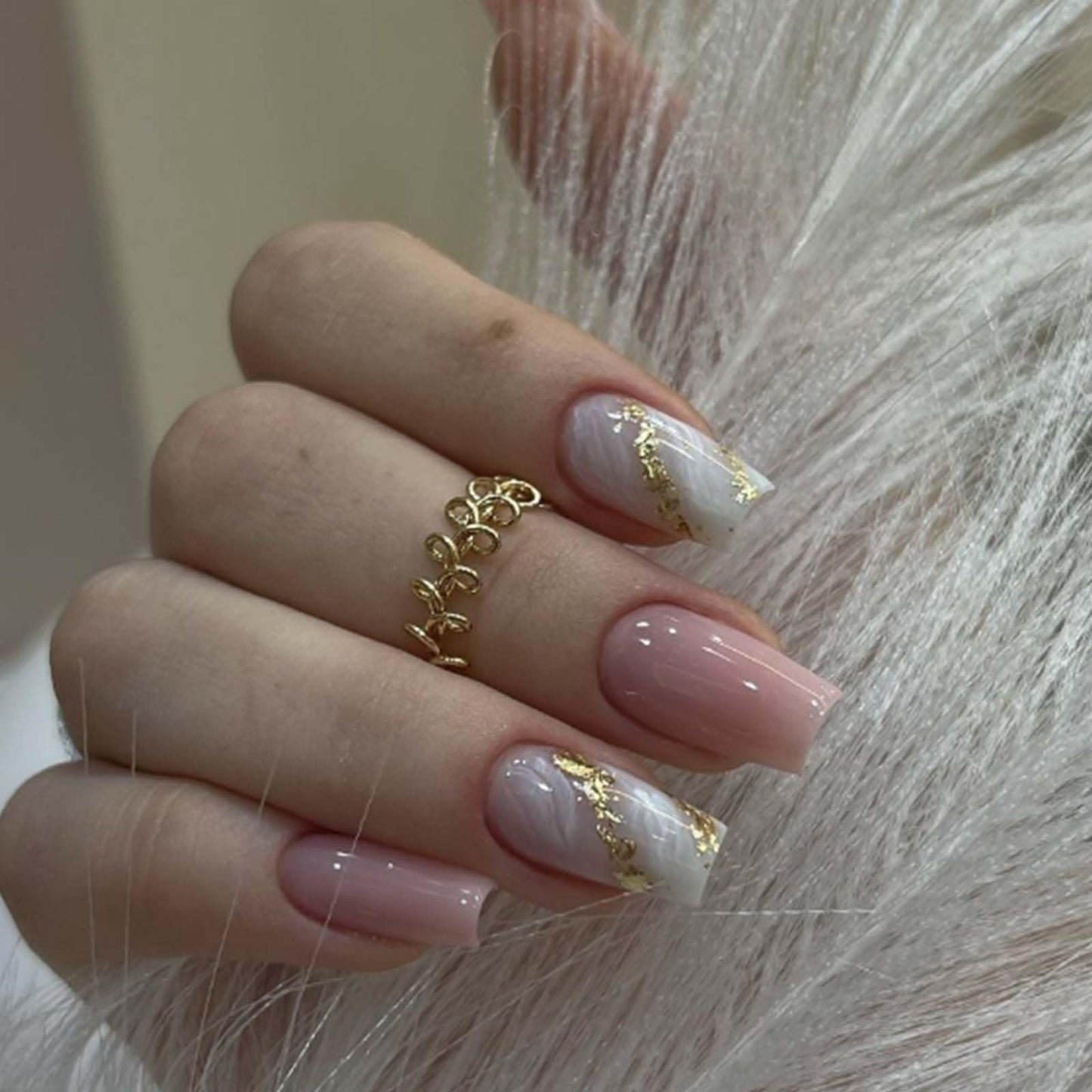 YoYoee Medium Coffin False Nails Full Cover Nails Tips Marble Nails Nude Press on Nails Gradient Fake Nails for Women and Girls 24PCS