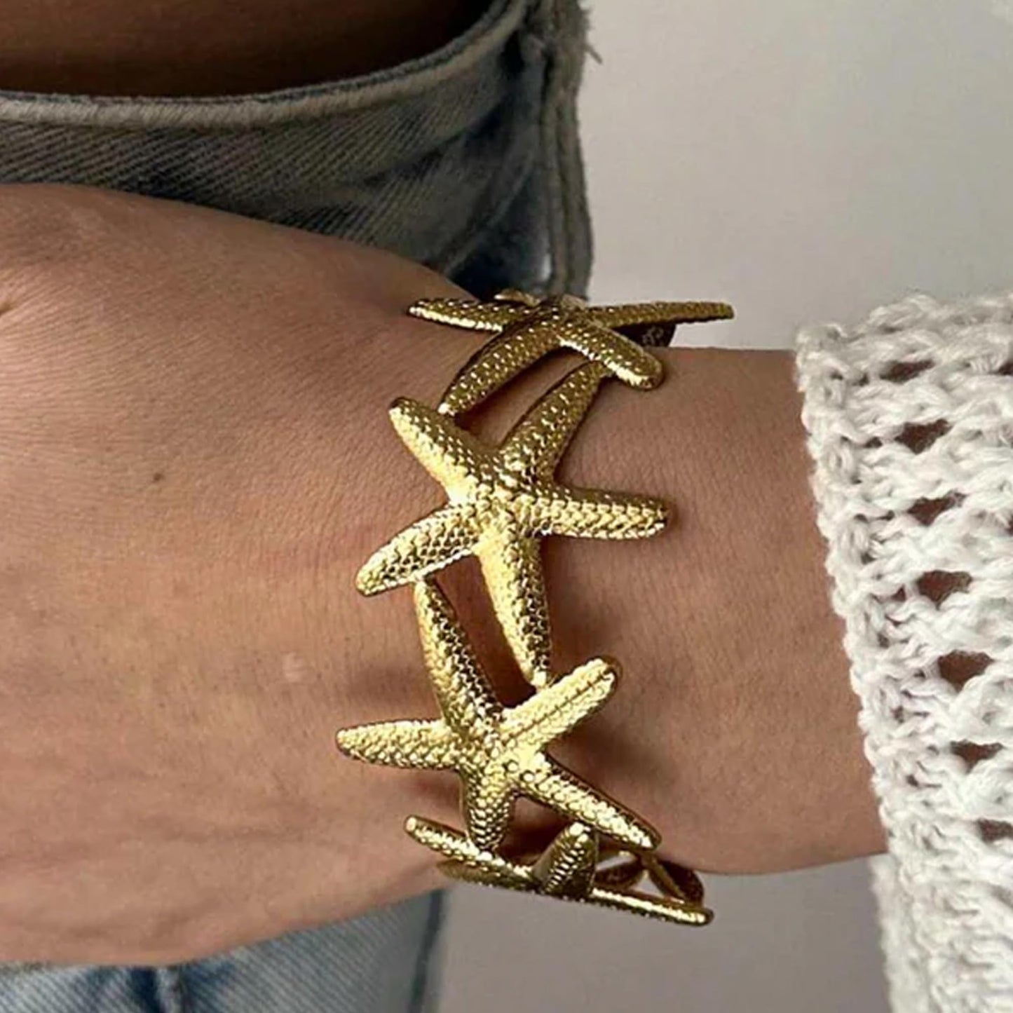 TONLUYAX Chunky Gold Starfish Cuff Bracelets for Women Trendy Textured Summer Beach Bangle Bracelets Ocean Statement Bracelet Jewelry