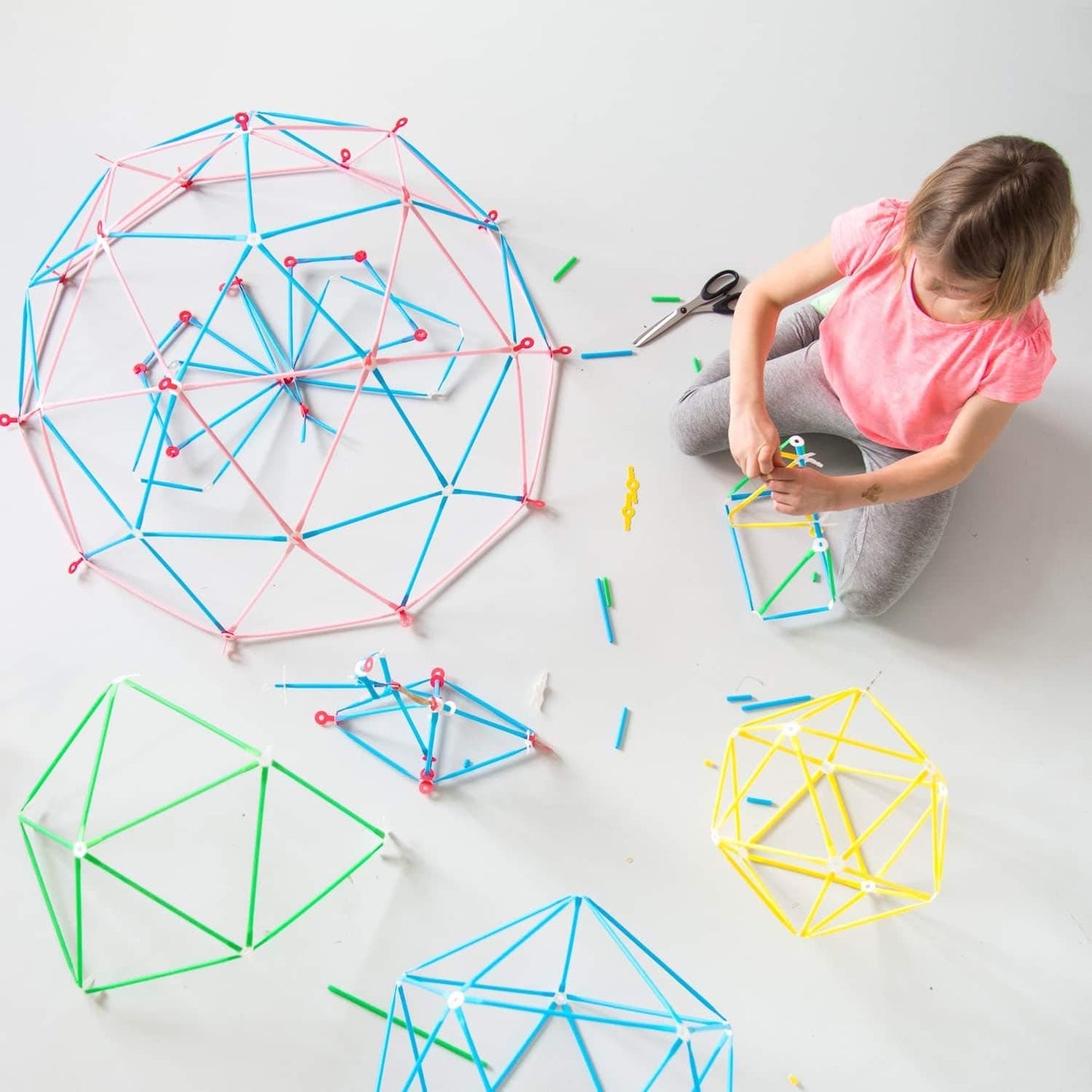 Strawbees Creature Creator Kit - Educational Connecting Toys for Makers & Families, Building Toy Toolbox with Straws and Connectors for Creative STEM Exploration in Schools & Home Learning