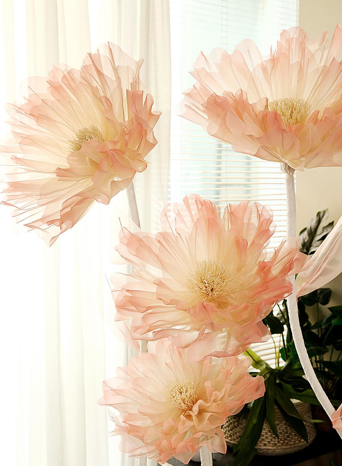 KEY SPRING Giant Artificial Organza Flower On Base – Large Pink Faux Flower with Standing Stems and Base for Wedding, Valentine's Day, Party, Shop Window Display, Outdoor Yard Event Backdrop Decor