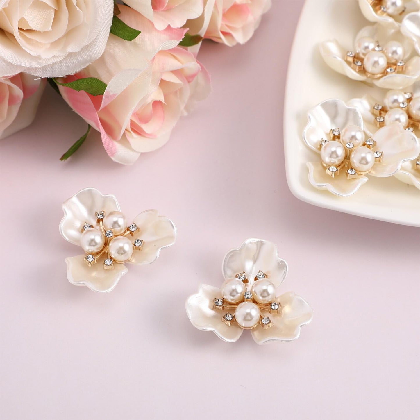 20Pcs Rhinestone Pearl Embellishments Faux Pearl Flower Buttons Embellishments Pearl Brooch Flatback Buttons for Wedding Home Decoration