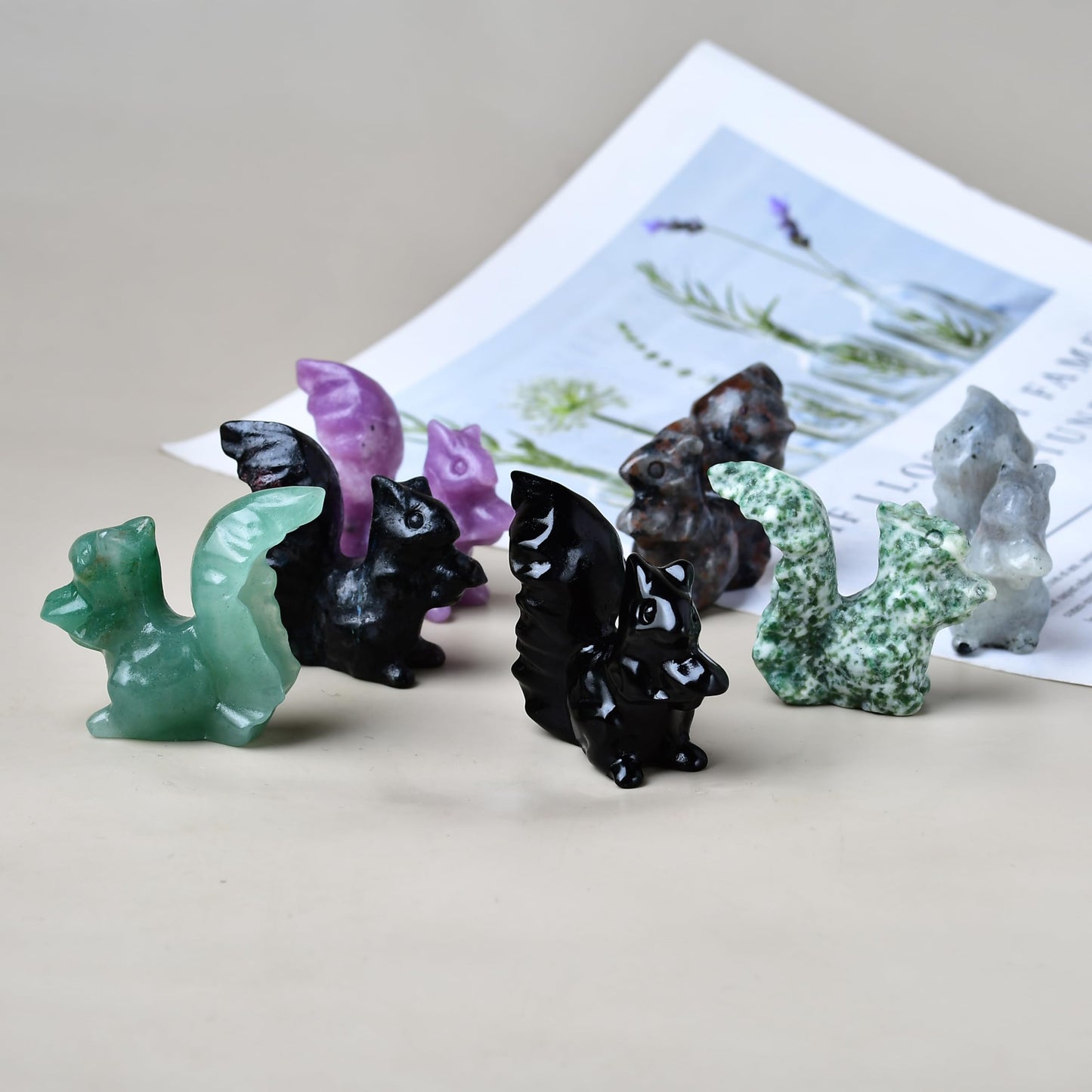 DZJXBZhu Qinghai Emerald Squirrel Crystal Healing Stone Spiritual Meditation Pocket Figurine Statue Natural Gemston Hand Carved Polished Home Room Office Desk Decoration Gift Collect