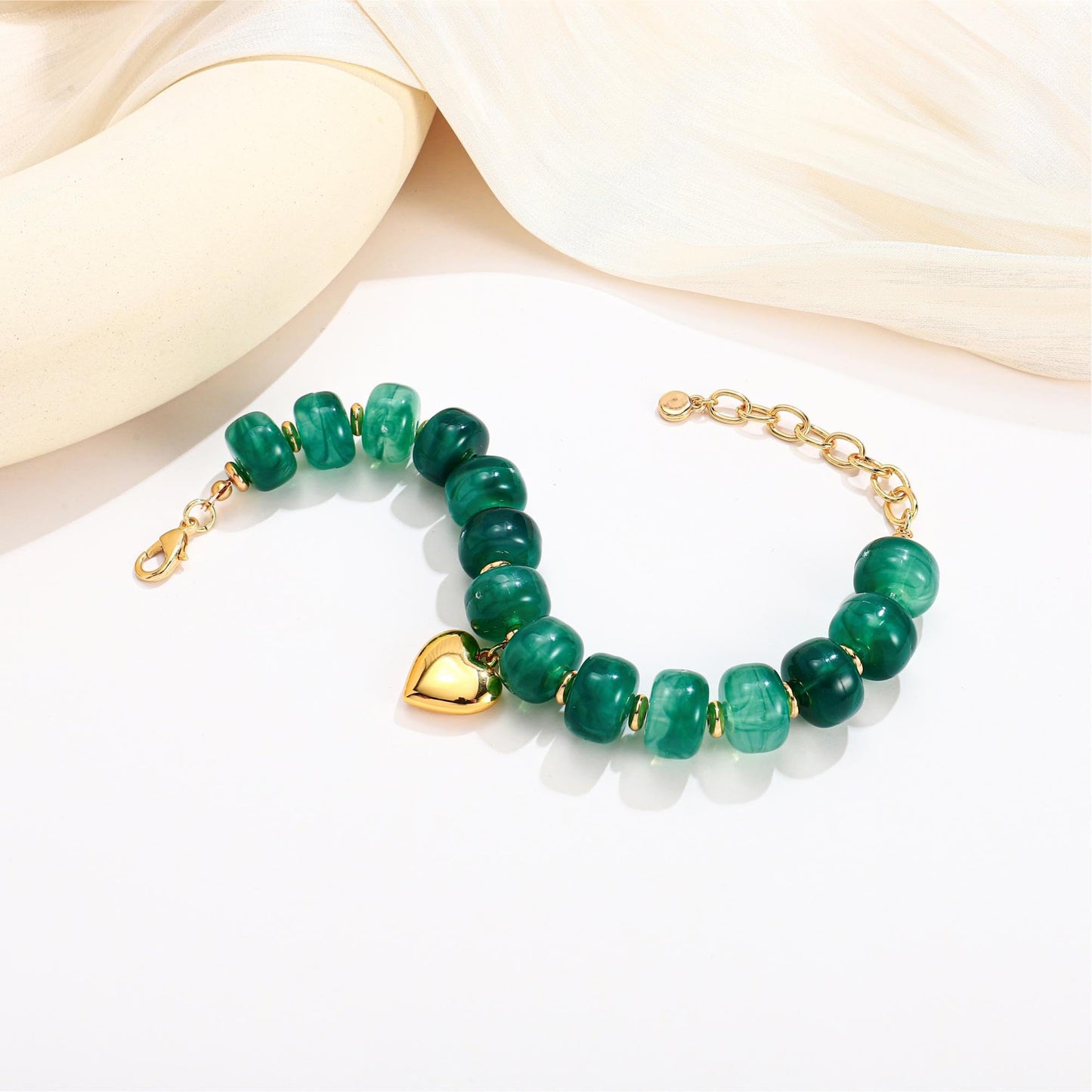ENSKEFEN Green Beaded Heart Charm Bracelet for Women Boho Chunky Acrylic Beaded Bracelet Adjustable Heart Bracelets