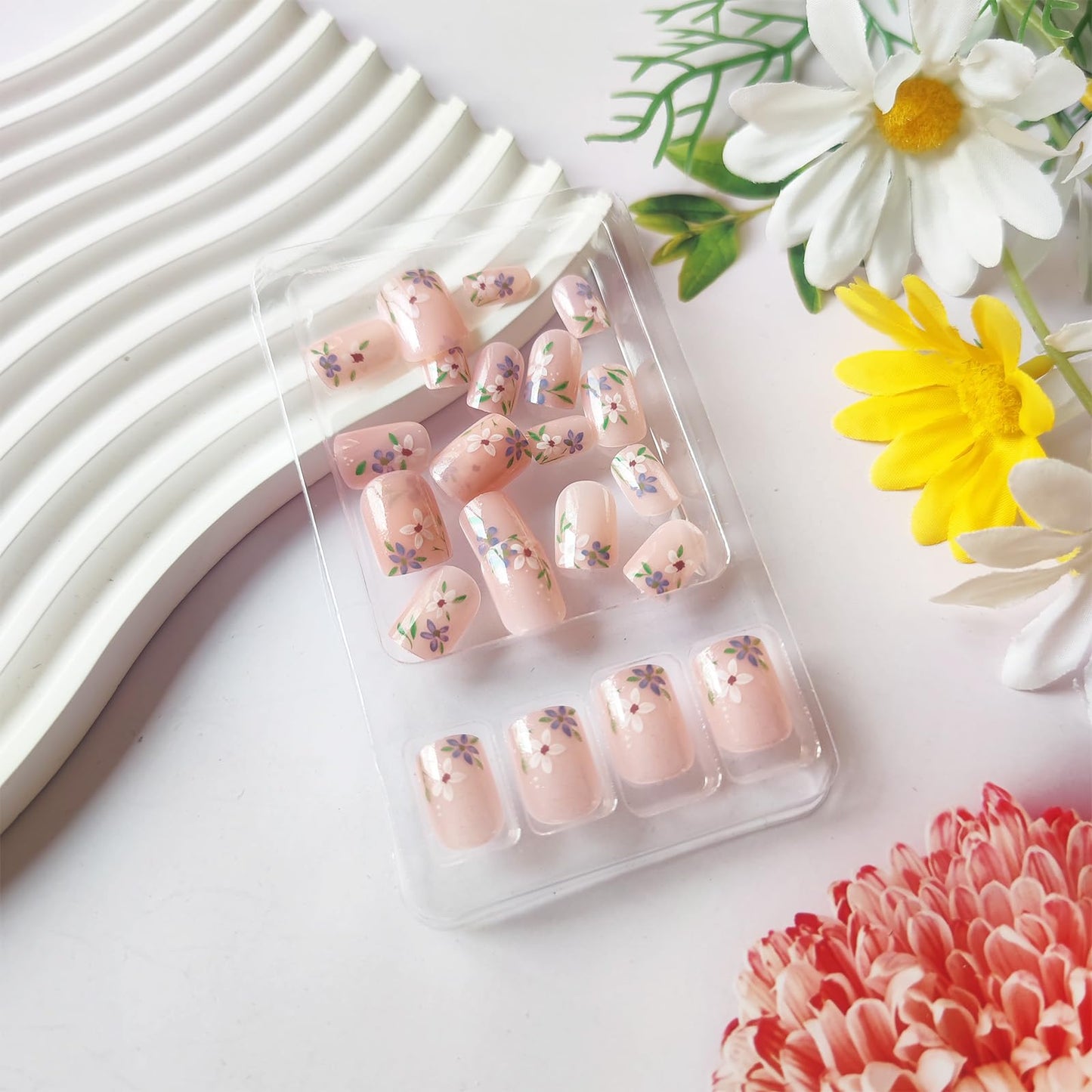 24 Pcs Glossy White Polka Dots Glue on Artificial Fingernails Green Leaf Press on Nails Flower Acrylic False Nail Wild Flower Stick on Nail HZJXRT Short Square Fake Nails for Coquette Women Gift
