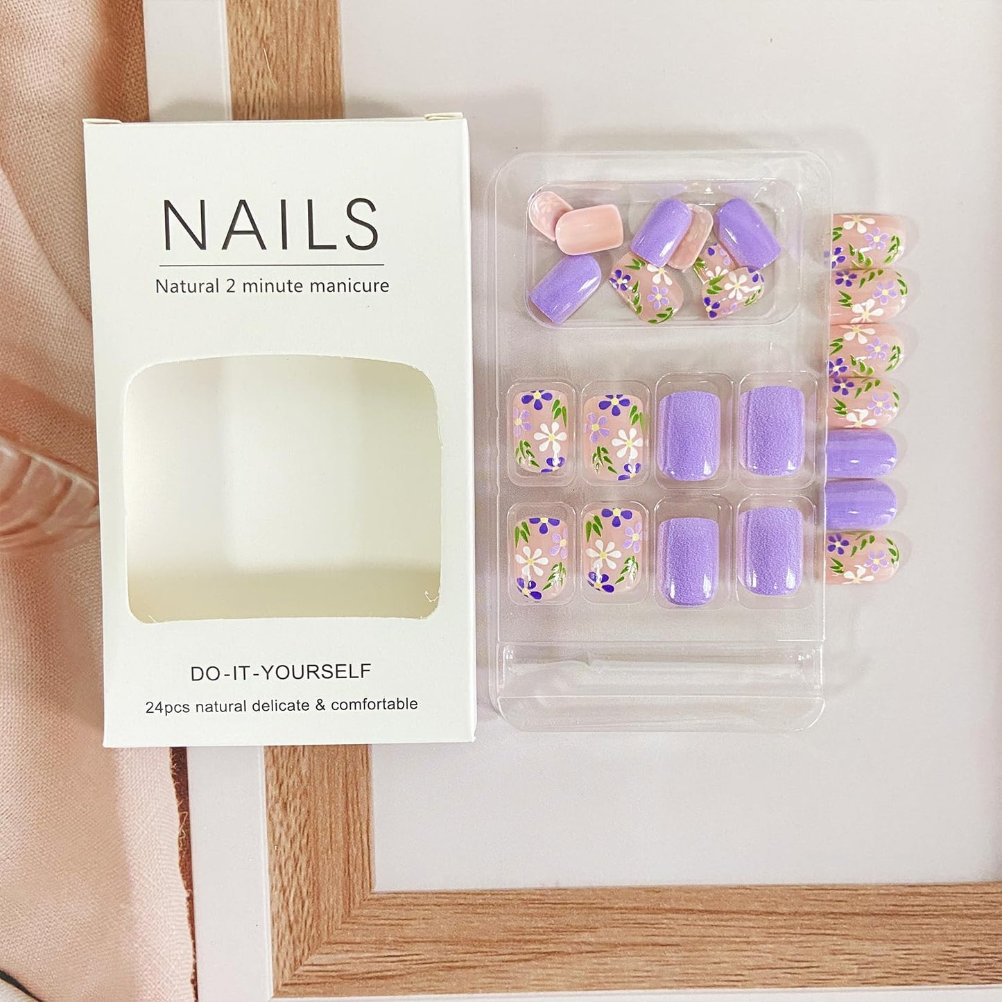 Purple Press on Nails Short Oval Fake Nails Glossy False Nails With Purple White Flowers Designs Full Cover Stick on Nails Reusable Floral Artificial Nails Glue on Nails for Women 24Pcs