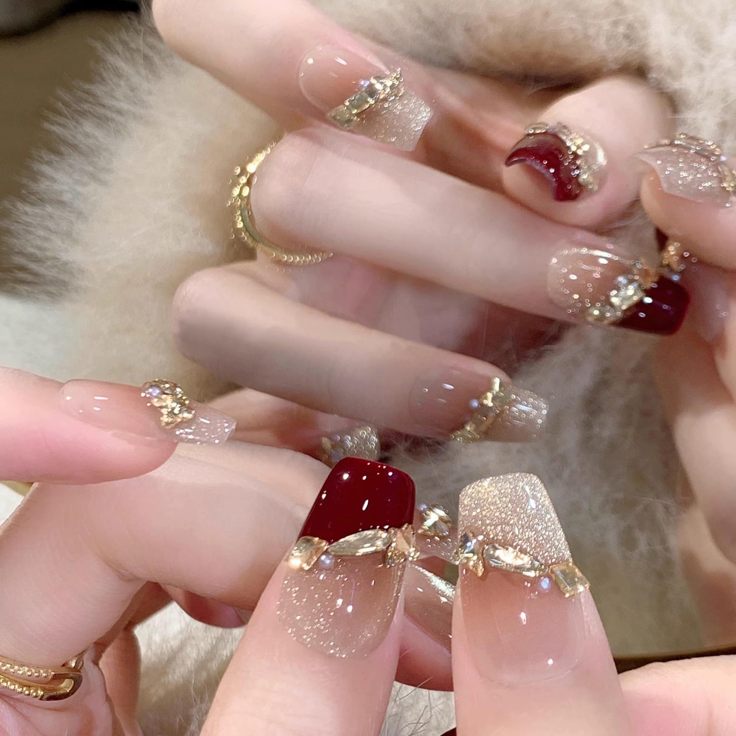 GLORS Press on Nails, Red Cat Eye False Nails with Gold Glitter, Short Square Shape, 10 Pieces (XS, SS)