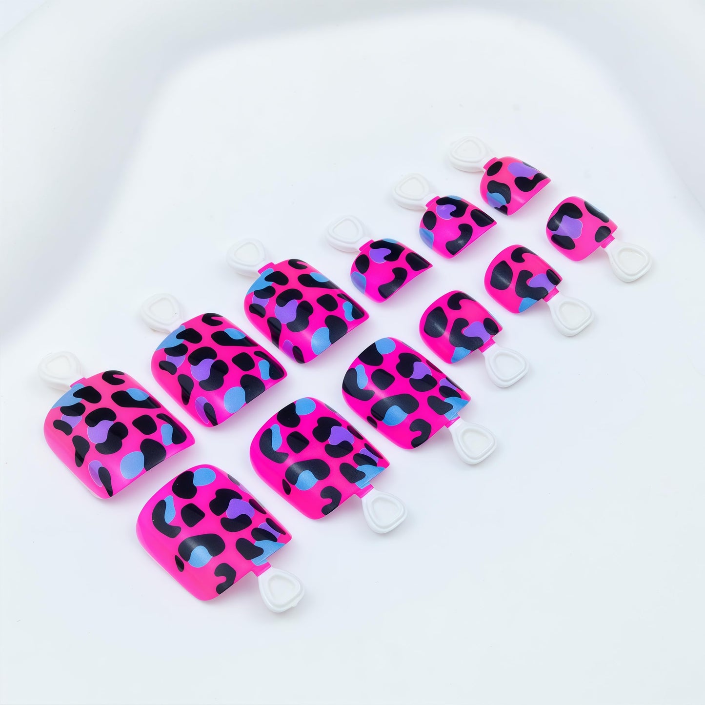 Leopard Print Press on Toenails Short Square Fake Toe Nails with Pink Spotted Leopard Designs Glossy Acrylic Artificial Full Cover False Stick on Toenails for Women Decoration 24Pcs