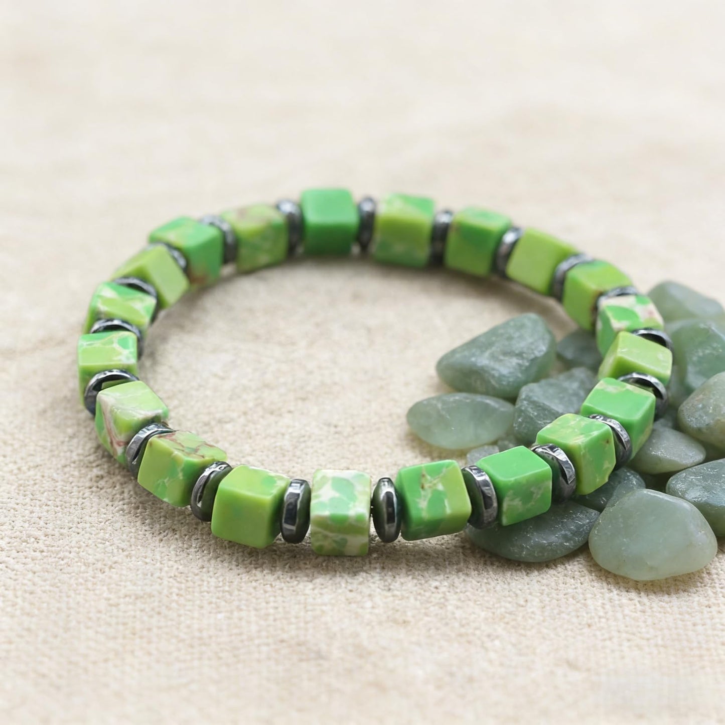 MQCEHTI Nature Stone Bracelet for Women, Boho Beaded Chakra Turquoise Jasper Handmade Stretch Healing Western Jewelry (Light Green)