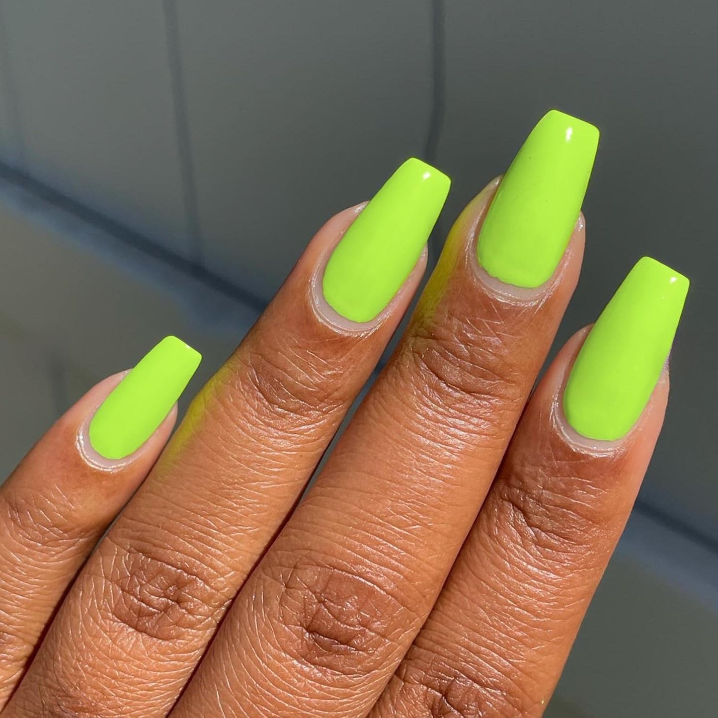 Neon Green Press On Nails Medium Long Square, Xcreando Medium Coffin Nails Acrylic Press ons Glue on Nails Long Length, Solid Color Fake Nail for Women, Natural Thick Artificial Nail Stick on