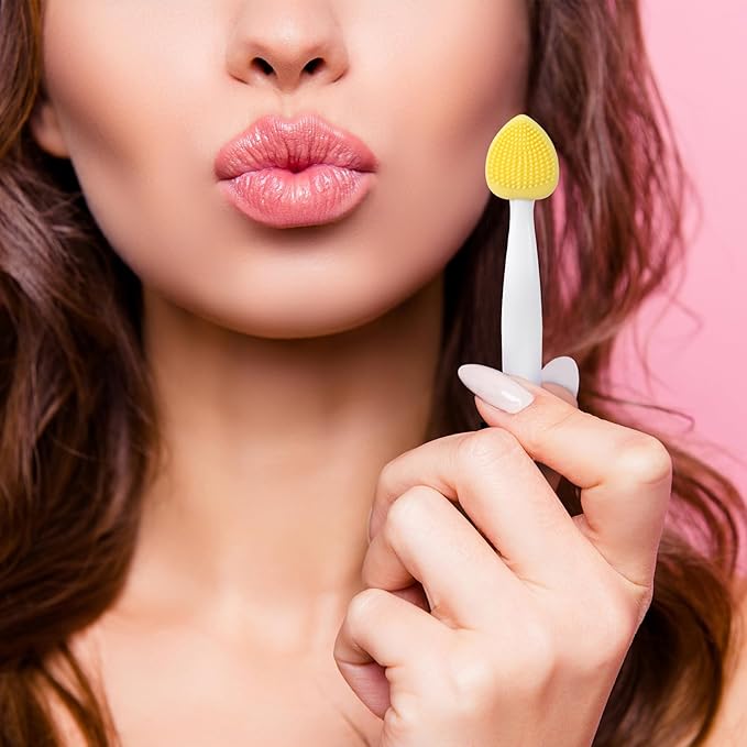 4pcs Lip Scrub Brush, Silicone Heart Lip Exfoliator Brushes Scrubber Tool, Double-Sided Lip Cleaning Exfoliating Remove Dead Skin Tool for Men Women Dark Lips- Pink & Green & Blue & Yellow