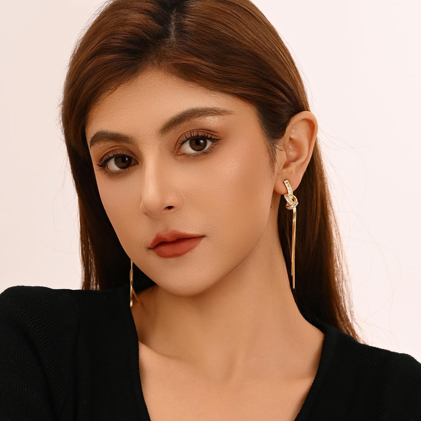 18K Gold/Silver Plated Dangle Earrings for Women Sparkly Rhinestone Long Tassel Dangle Earrings Dainty Long Hanging Chain Earrings Wedding Party Prom Earrings (Gold)
