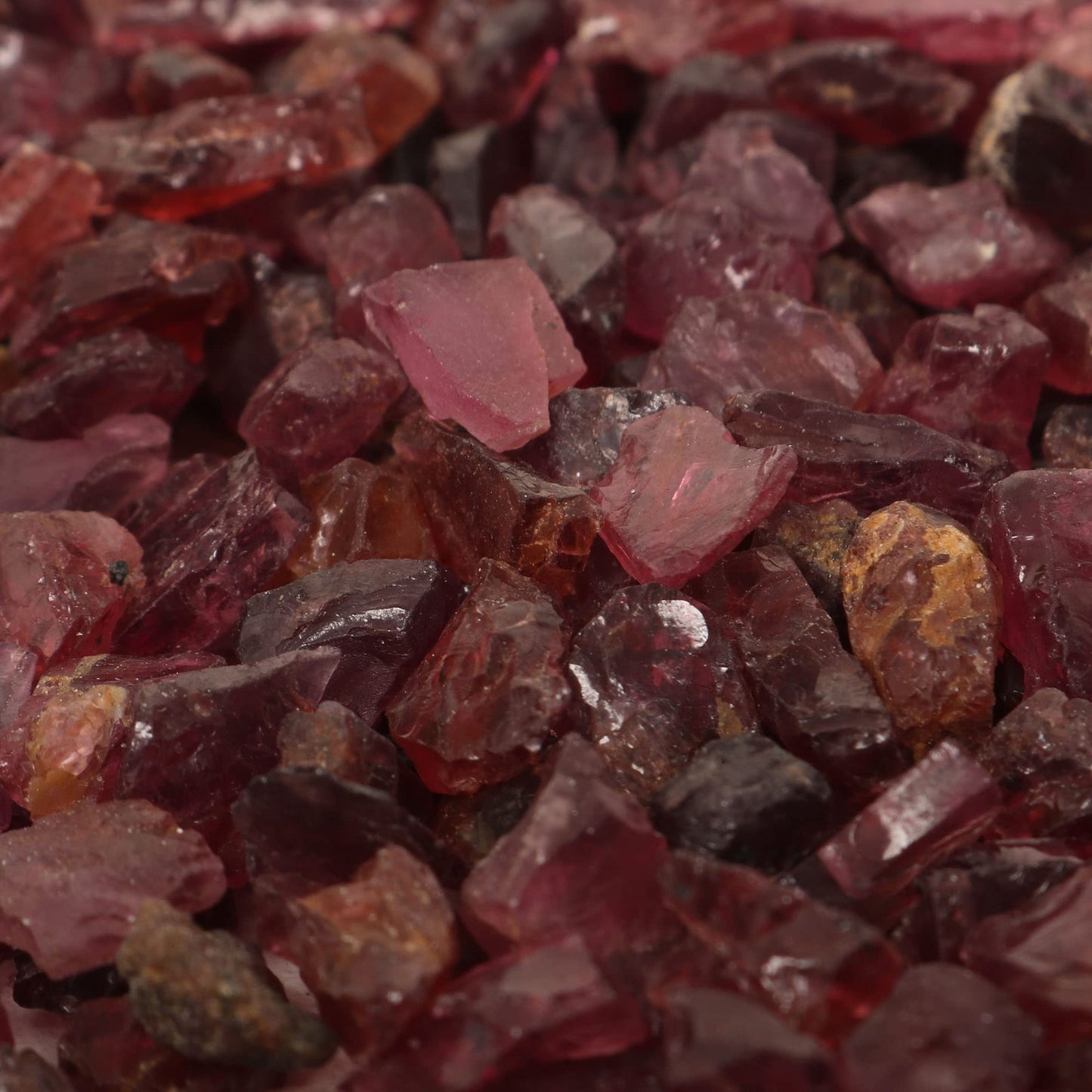 REAL-GEMS Natural Raw Healing Crystals Rough Stones for Tumbling, Cabbing, Polishing, Wire Wrapping, Wicca & Reiki Crystal Healing, Mix Gemstones,7 Chakra (Red Garnet)