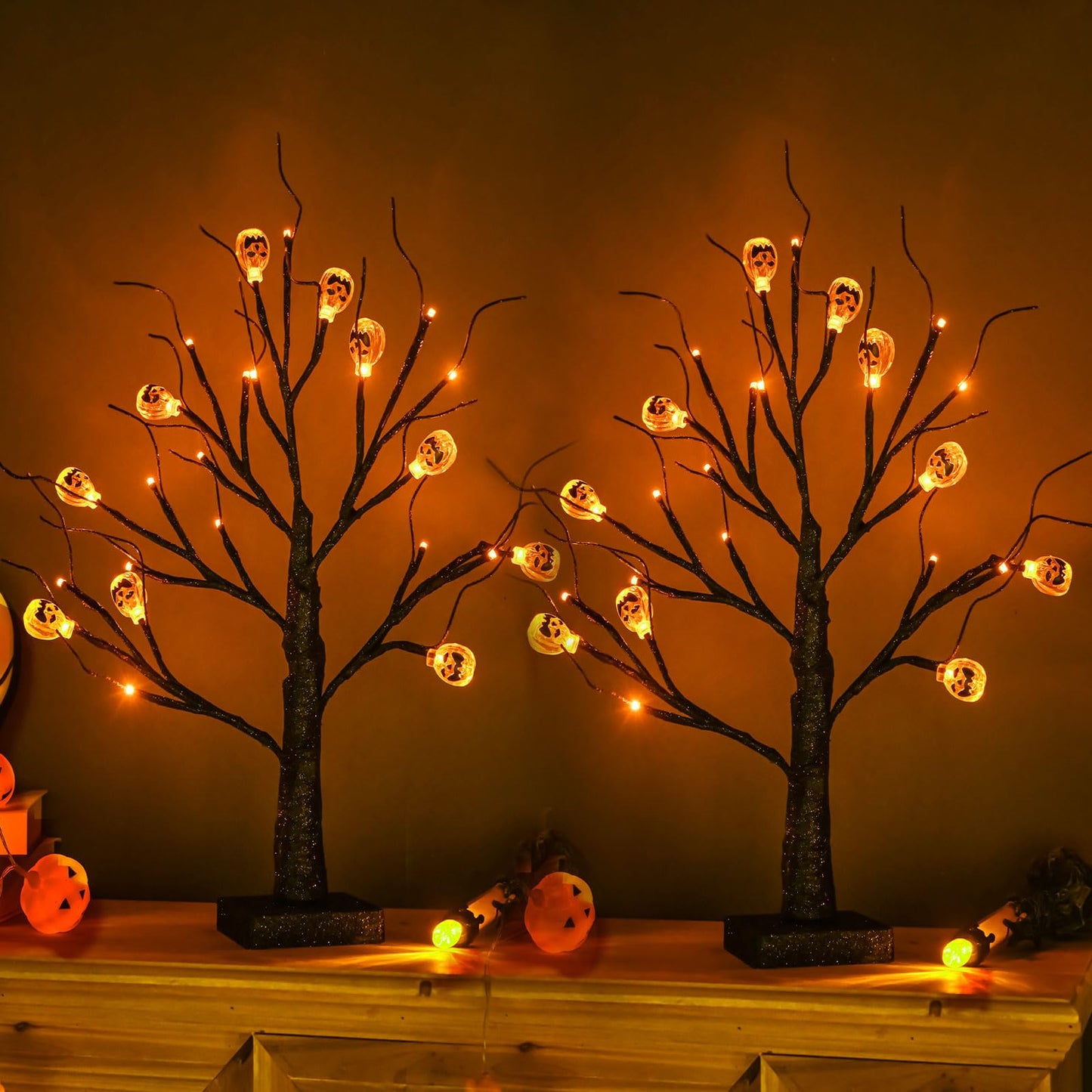 ZHOUDUIDUI 2Pack Halloween Tree, Black Spooky Tree with 24LED Orange Lights and 10 Pumpkin Ornaments Battery Powered 18IN Lighted Halloween Bonsai Tree for Indoor Tabletop Halloween Party Decoration