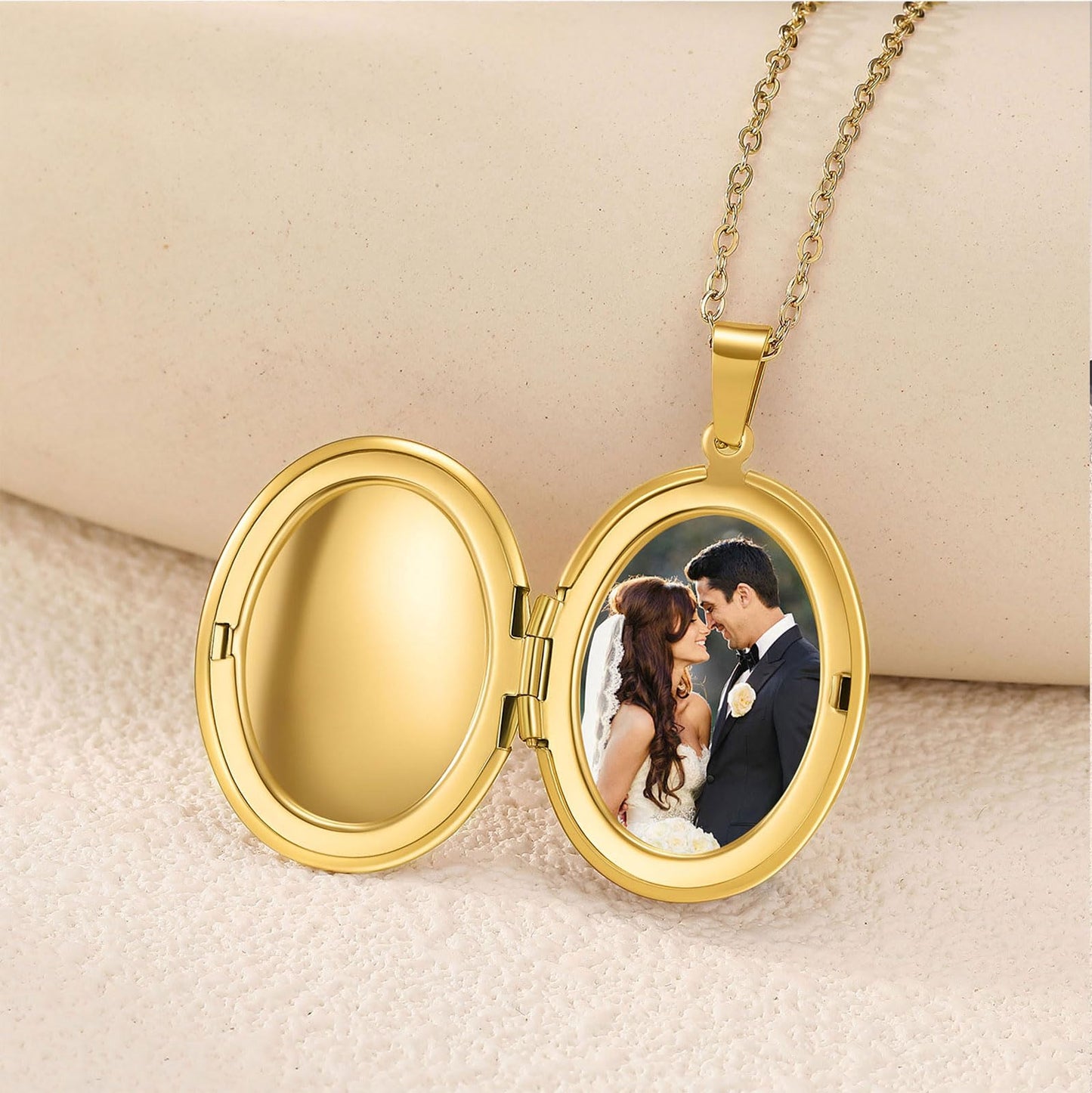 PHOCKSIN Glossy Gold Lockets Personalized Oval Locket Necklace Custom Photo Locket Necklace for Women Picture Locket Necklaces withe Text Engraved Customized Gifts for Birthday