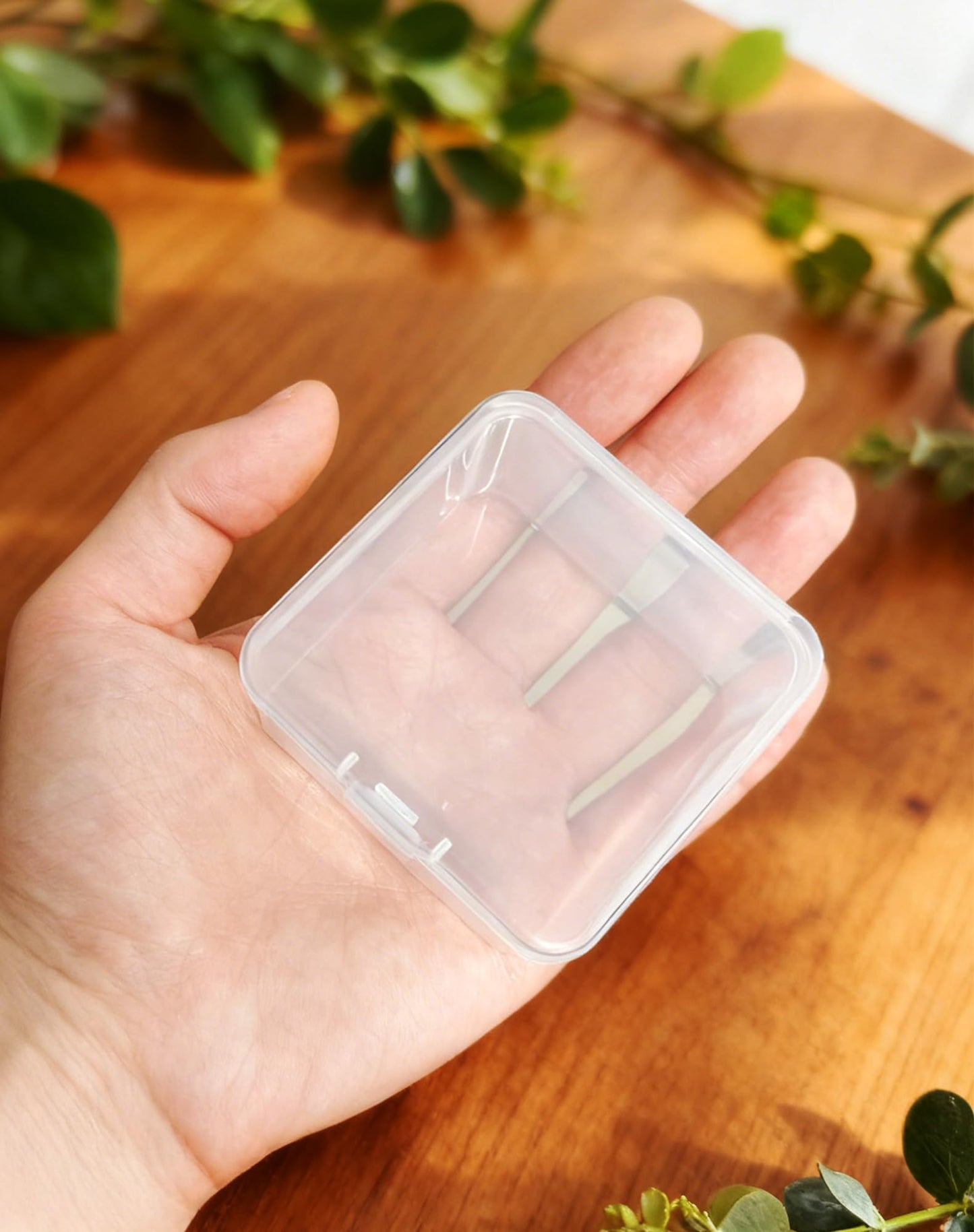 LJY 20-Pack 2.6x2.6x1.4in Clear Plastic Storage Boxes,Square Small Parts Organizer Containers with Lids for Jewelry,Beads,Crafts,Electronics,Stackable PP Plastic Boxes for Home Office Organization