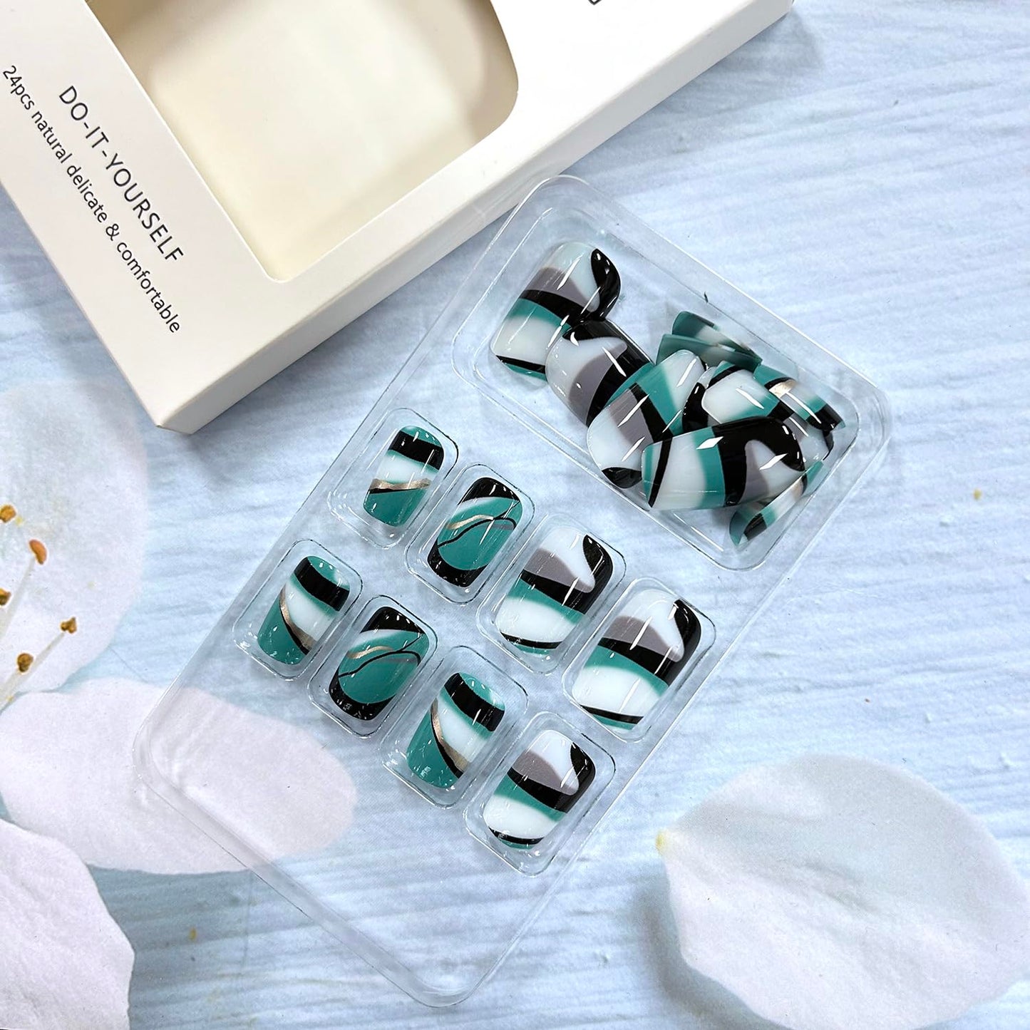 CJDLTS Aurora Green Stripe Design Square False Nails - Glossy Artificial Full Cover Acrylic Coffin Nails - 24Pcs