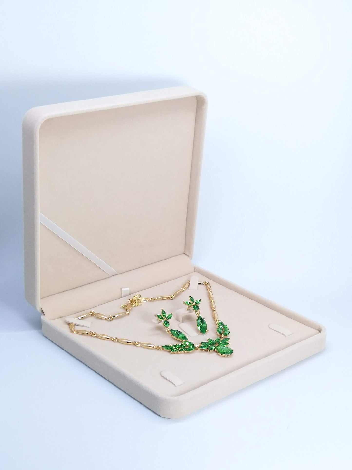 JunningGor Jewelry Set Velvet Box Necklace Earring Ring Necklace Bracelet Gift Display Case Wedding Jewelry Storage Holder (Beige)