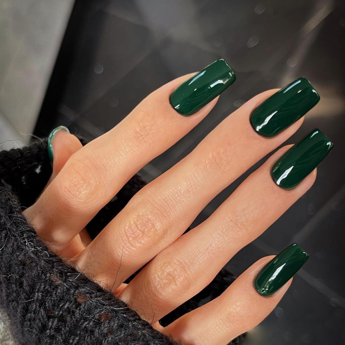 Dark Green Press On Nails Medium Long Square Emerald Coffin Acrylic Press Ons Glue On Medium Length Solid Color Fake Nails for Women, Thick Artificial Stick On