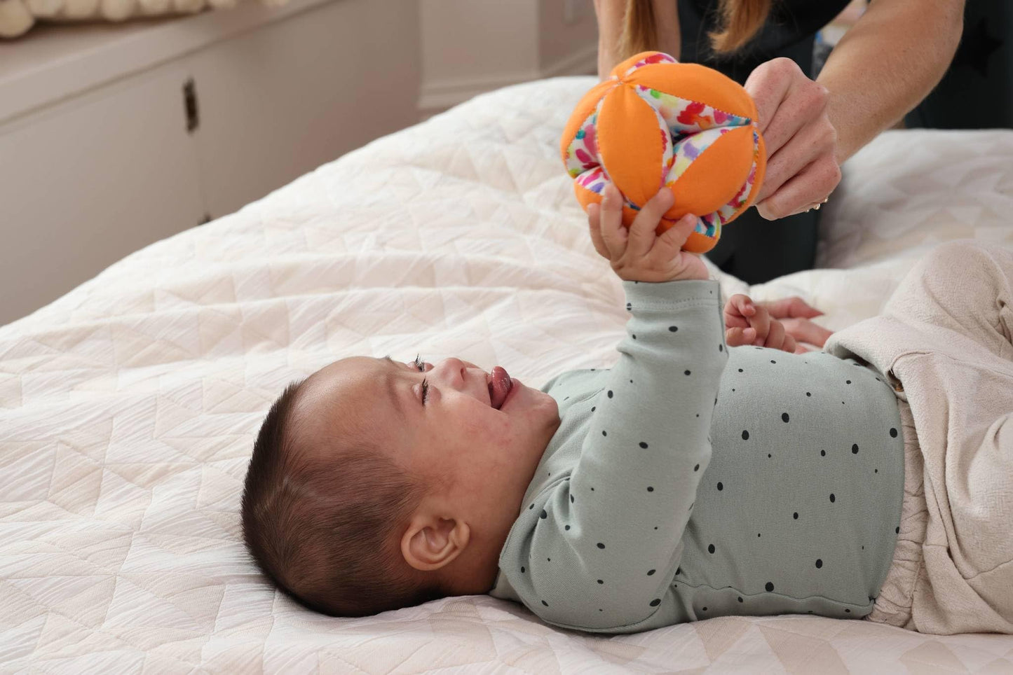 Lovevery, Montessori Organic Ball, Baby Toy, Tummy Time Ball, 12+ Weeks