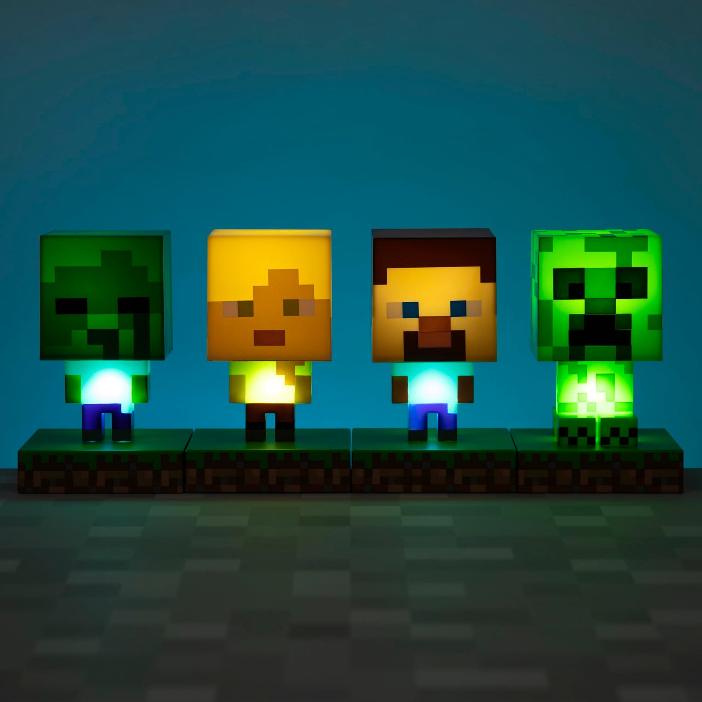 Paladone Minecraft Creeper Light, Lamp, & Night Light - 12 cm Tall - Battery Powered - Gaming Room & Bedroom Decor for Minecraft Gamers