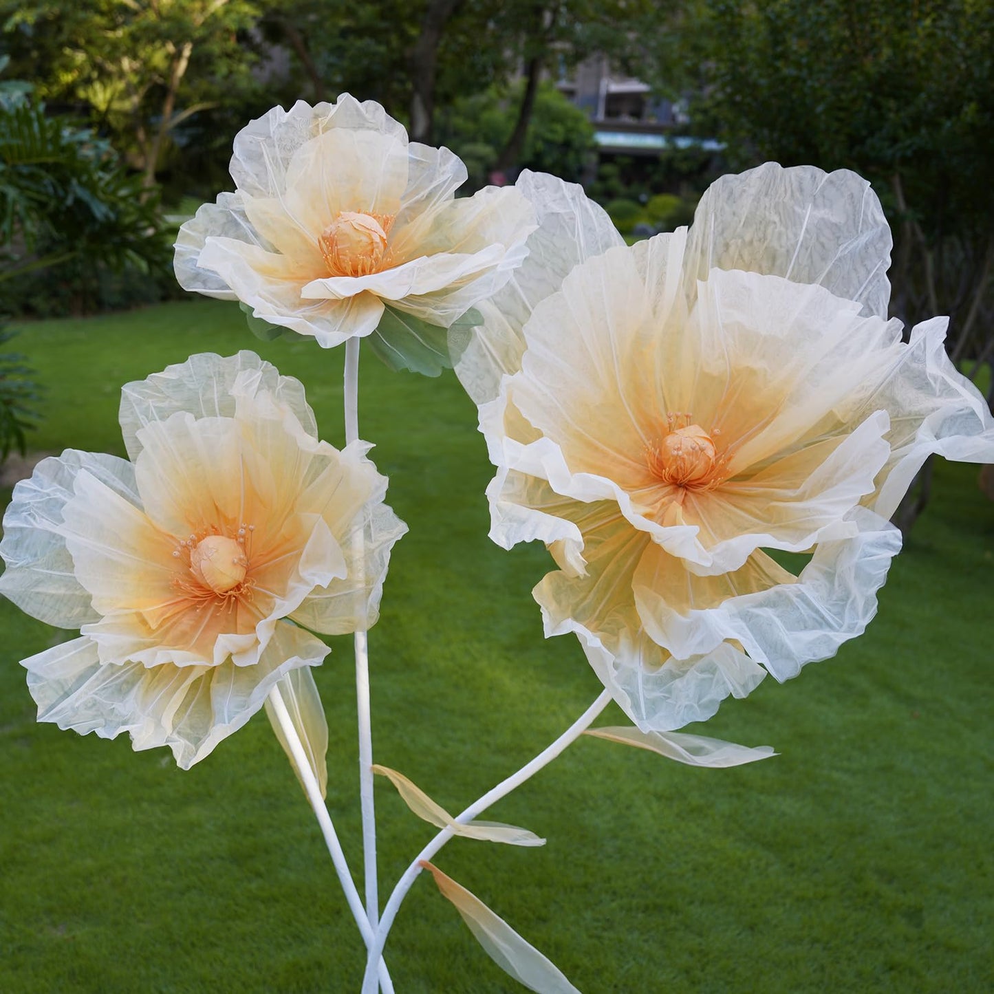 HAZHEYE Giant Artificial Flower Decor with Stand,Oversized Freestanding Gradient Statement Flower for Wedding Flower Decor,Event,Commercial Display,Photo Backdrop & Home Decoration (Champagne)