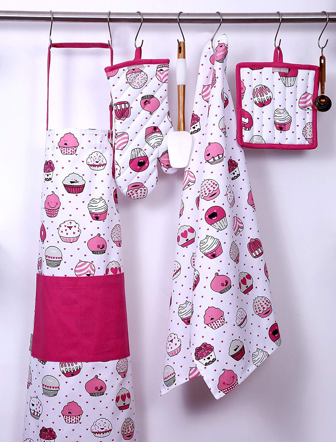 AMOUR INFINI 5 Piece Set of Apron,2 Kitchen Towel,Oven Mitt and Pot Holder in a Valentine Cup Cakes Design Event Outdoor BBQ Baking Grilling Party Kitchen Decor