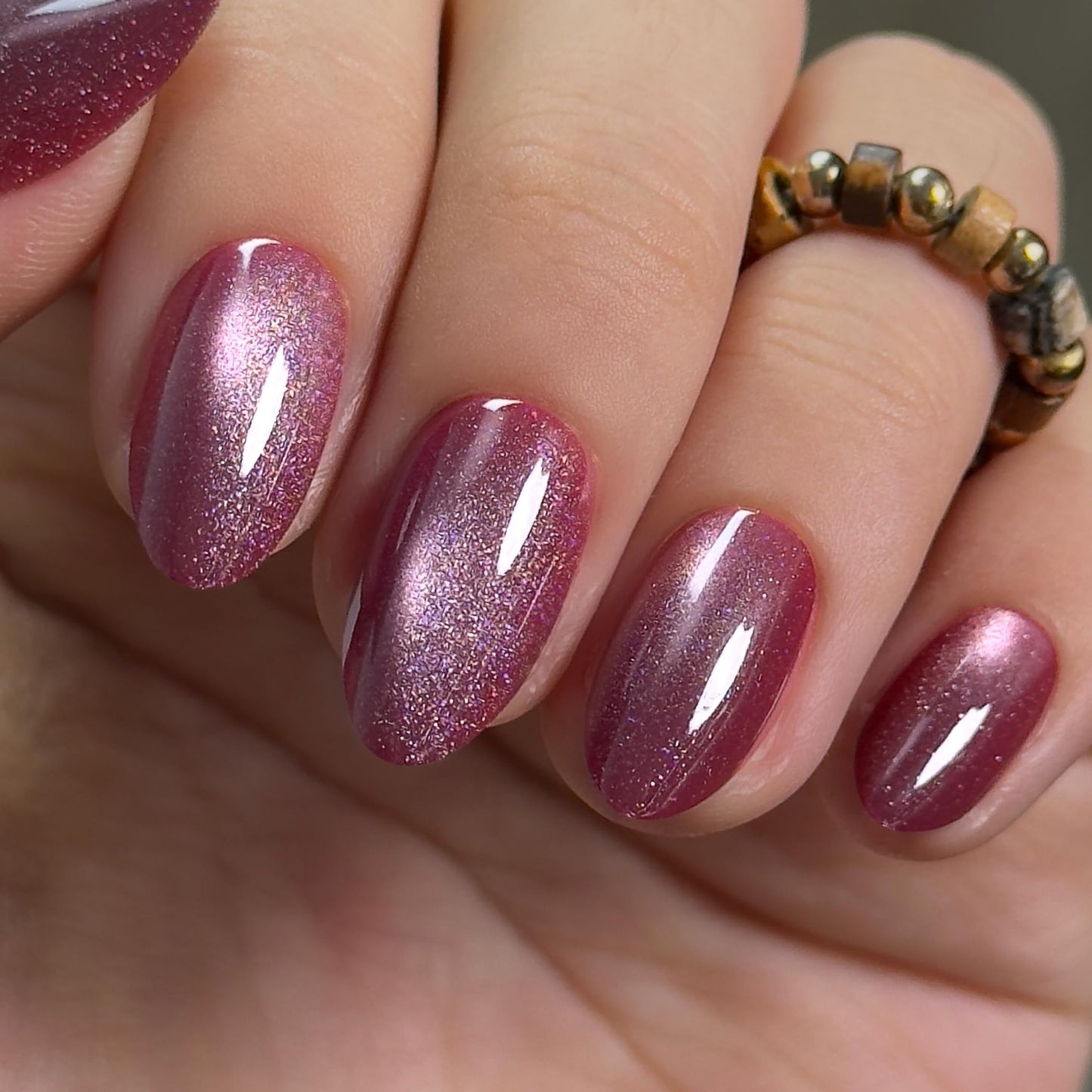 CurvLife Press on Nails Short Almond Cat Eye Pink Fake Acrylic Nails with Apricot Design Full Cover False Nails Glossy Nude Artificial Stick on Nails for Women