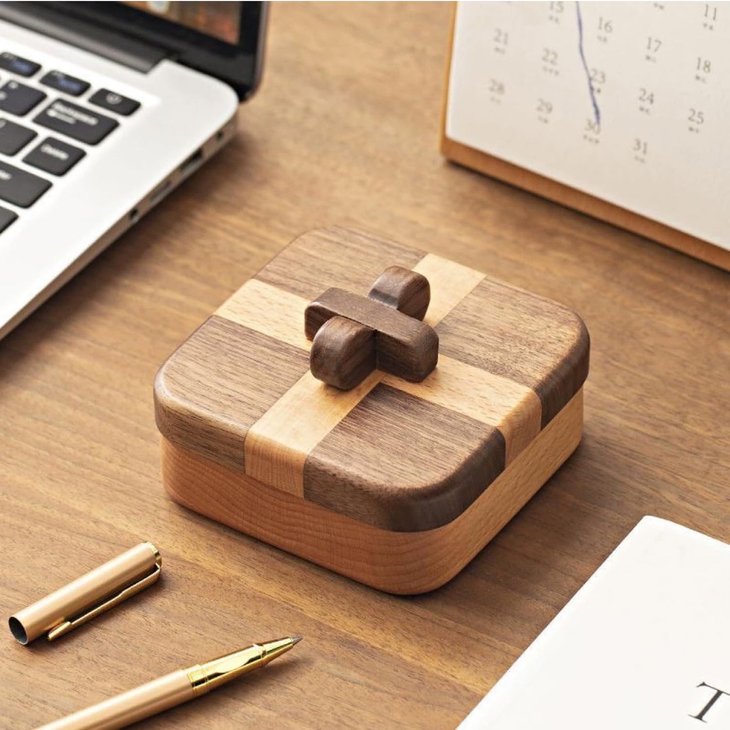 YANQINQIN Wooden Jewelry Box-Keepsake Organizer for Rings, Necklaces,Keys,Treasures for Weddings,Engagements,Anniversaries for Women Men (B)