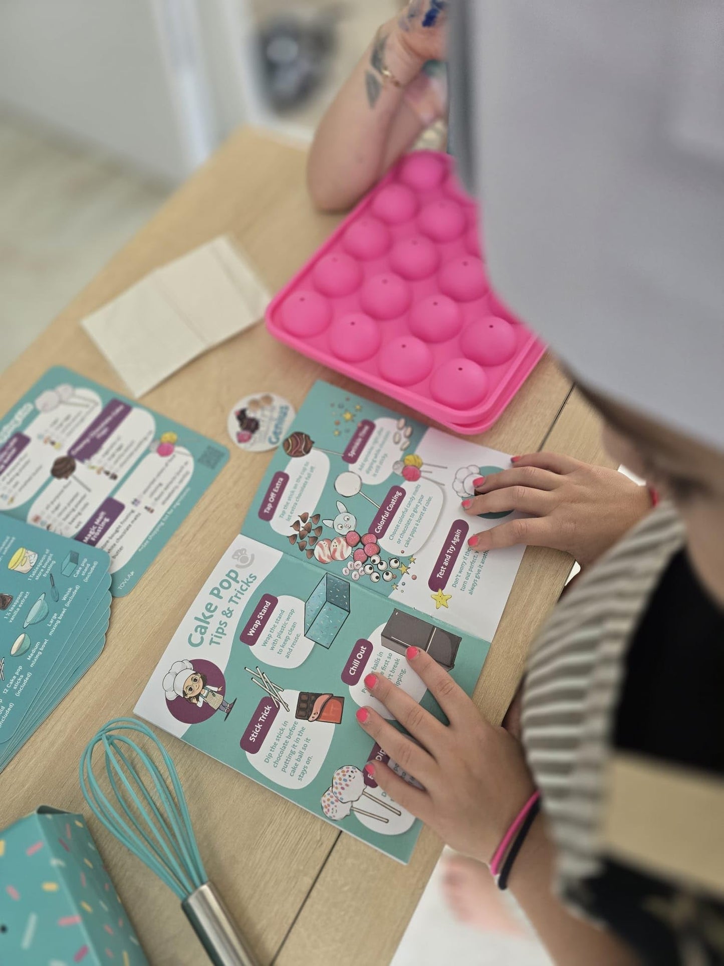 Tovla Jr. Ultimate Reusable Cake Pop-Making Kit for Kids – Fun DIY Baking Kit, STEM Activity for Ages 4+, Visual Learning Cake Pop Molds & Tools Set, Great Gift for Young Chefs
