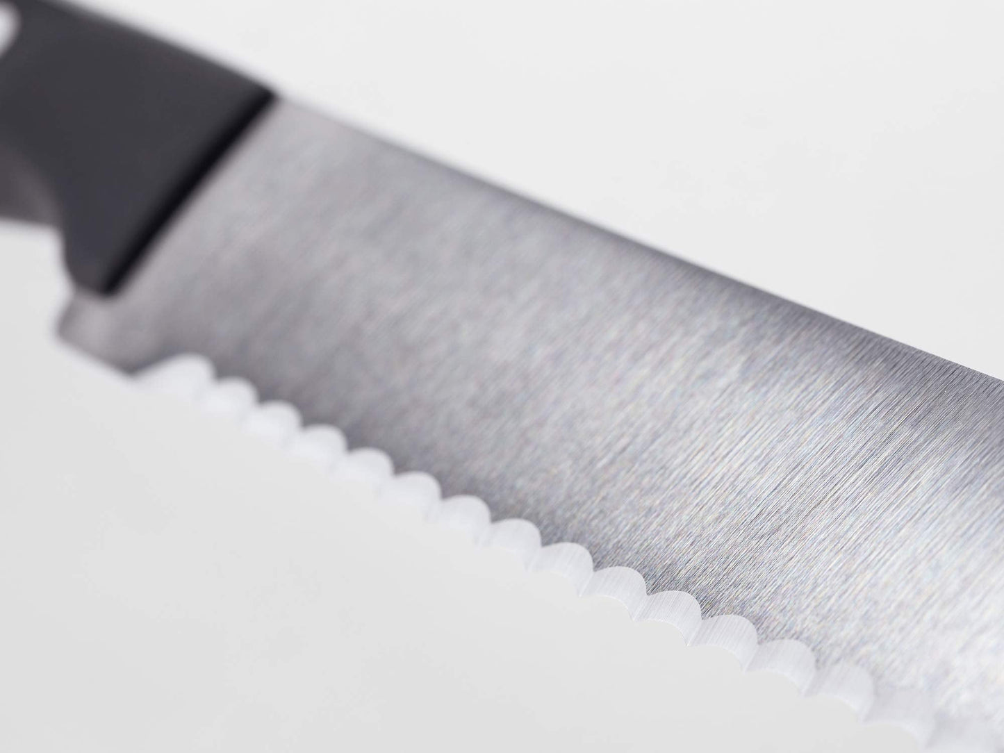 WÜSTHOF Gourmet 9" Bread Knife, Black