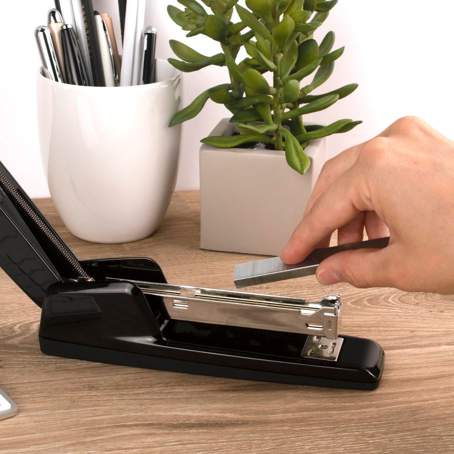 Swingline Stapler, 30 Sheet Capacity, 747 Business Stapler, Jam Free, Anti-Microbial, Metal, Black (74741)