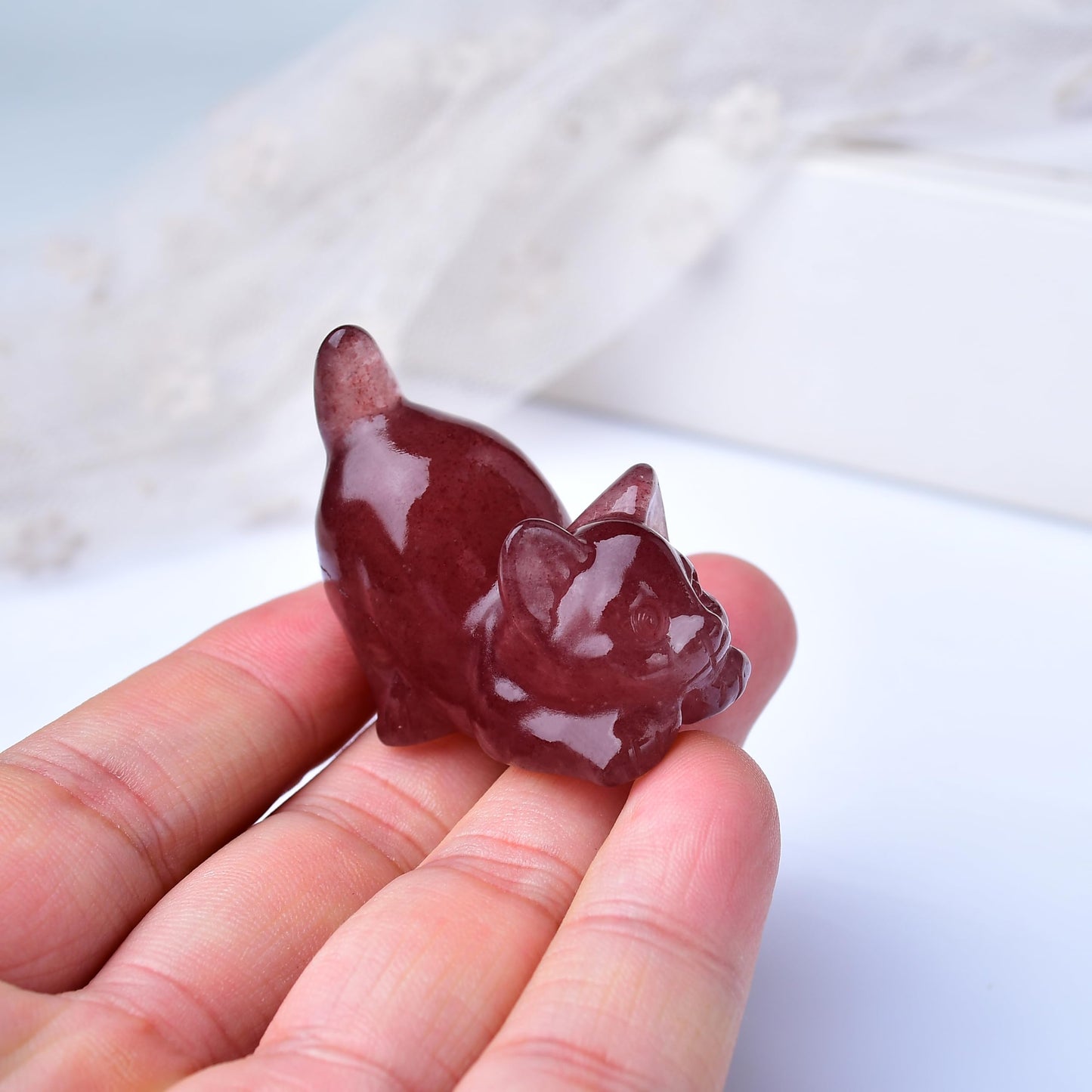 DZJXBZhu Strawberry Quartz Cat Crystal Statue Healing Crystal Reiki Meditation Pocket Gem Guardian Sculpture Home Study Table Desk Decor Collection Gift for Loved Ones
