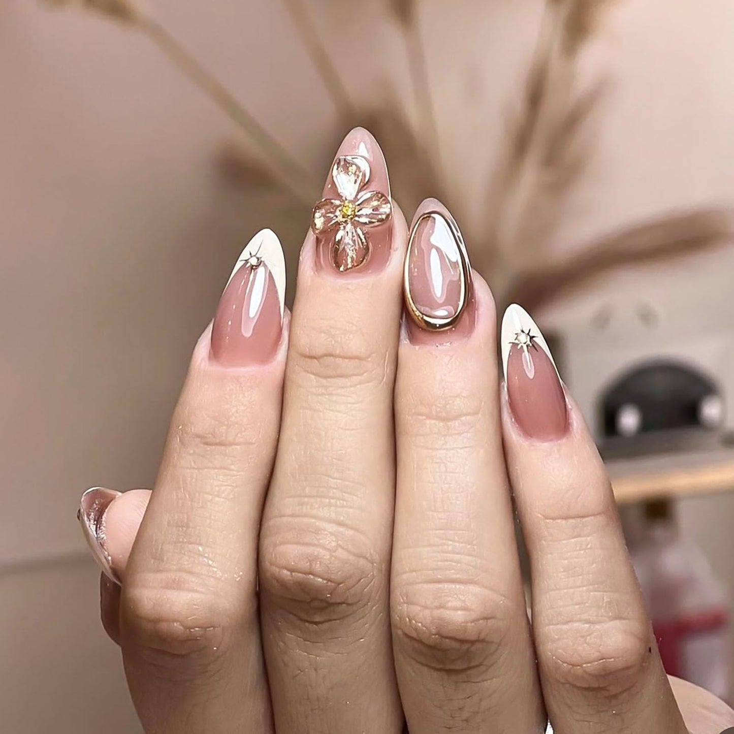 RUOKEXIN Almond Press on Nails French Tip Fake Nails Gold Sparkly False Nails with 3D Flower Designs Medium Nail Press ons Spring Summer Artificial Nails for Women 24Pcs