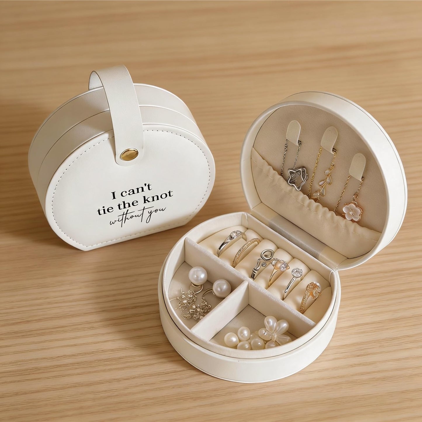 FITVOLL Bridesmaid Proposal Gift Boxes Set of 6, Travel Jewelry Case, White Leather Jewelry Organizer with Handle, Wedding Party Gift – 6 Pack