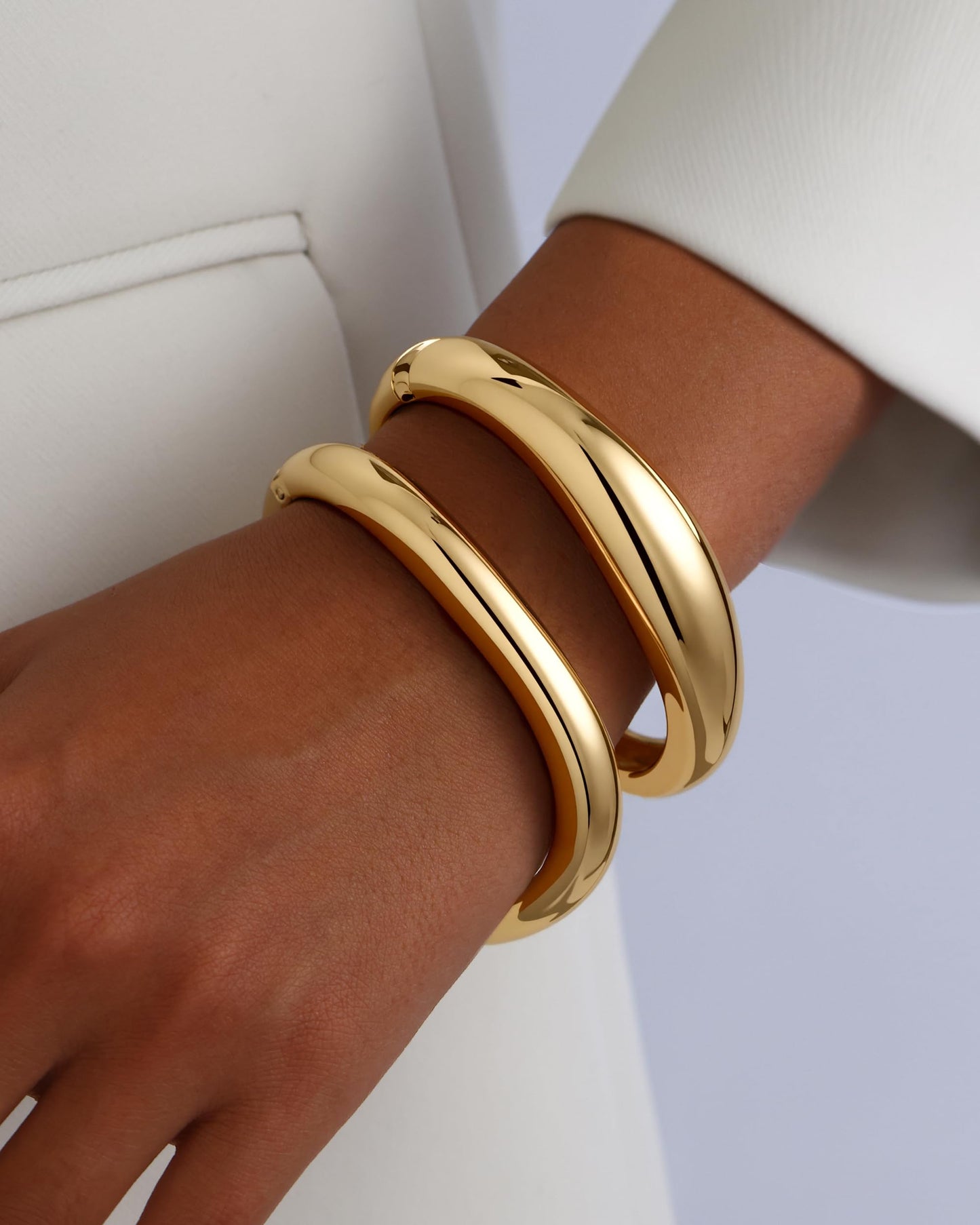 AYWFCBF 2Pcs Gold Bangle Bracelets for Women - 14K Gold Plated Chunky Bangle Stack Hinged Open Wide Cuff Bracelets - Arm Cuff Jewelry for Women