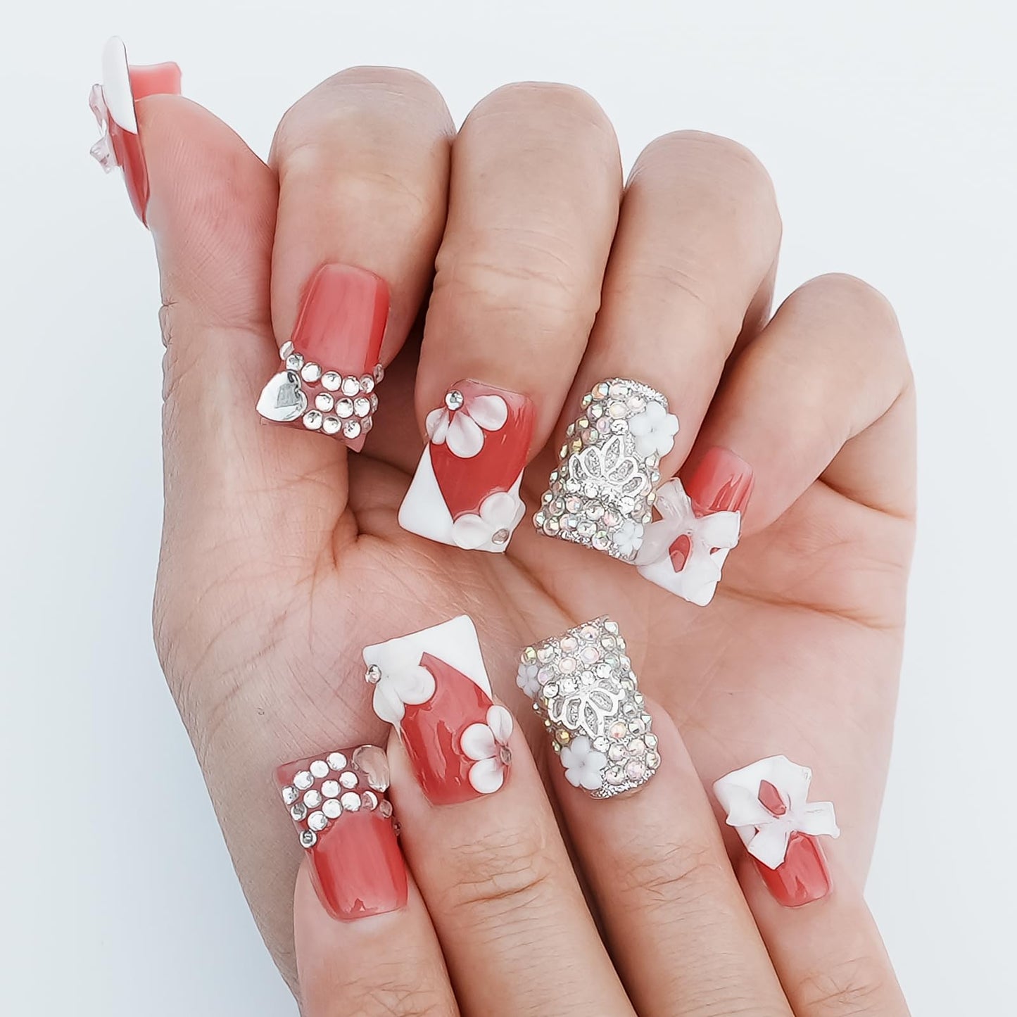 Tesytto Handmade Press on Nails Short Duck 3D White French Tip with V Design 3D Bow Flower Rhinestones Charms Nude Base Elegant Sturdy Art Pink 10 Pcs False Nails Set (Soft Pink Ivory Bow,M)