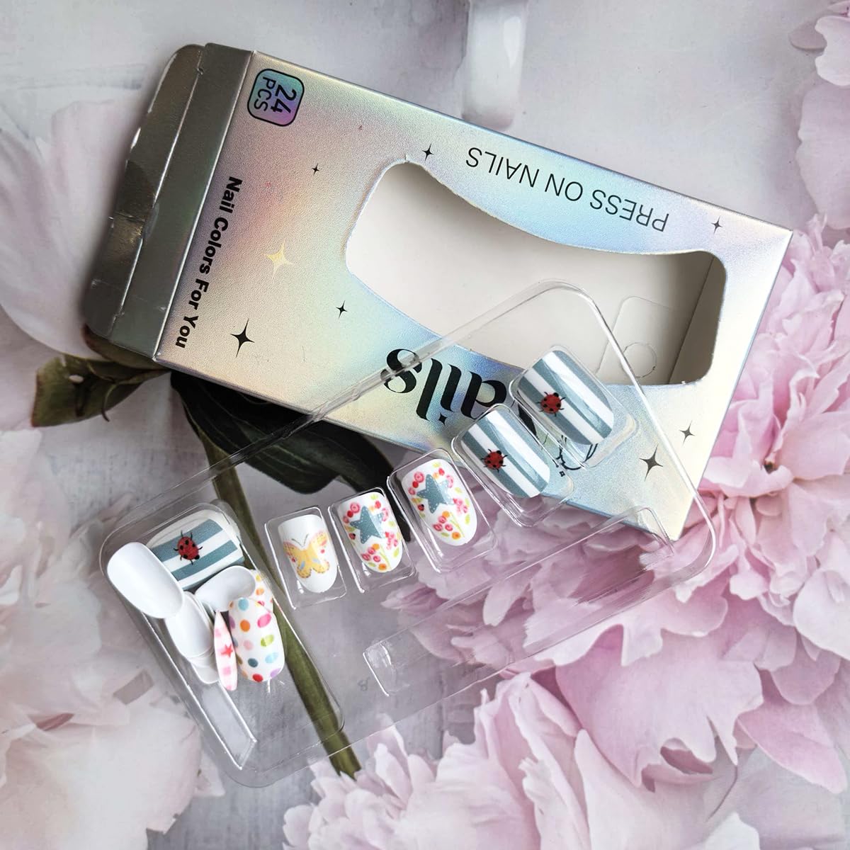 24Pcs Summer Press on Nails Short Oval Fake Nails QUNQINLI False Nails with Colorful Polka Dot Striped Ladybug Designs Acrylic Nails Press ons Full Cover White Glue on Nails Stick on Nail for Women