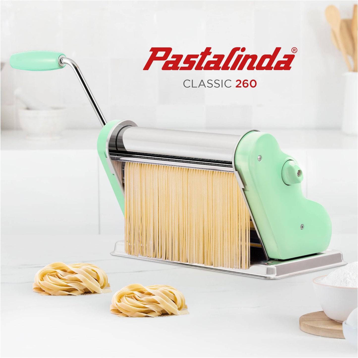 PASTALINDA Classic 260 Pasta Maker Machine, 26 cm Wide Rollers, 9 Thickness Positions, 2 Cutting Positions, Stainless Steel. Includes Reinforced Hand Crank And Two Clamps (Pastel Green)