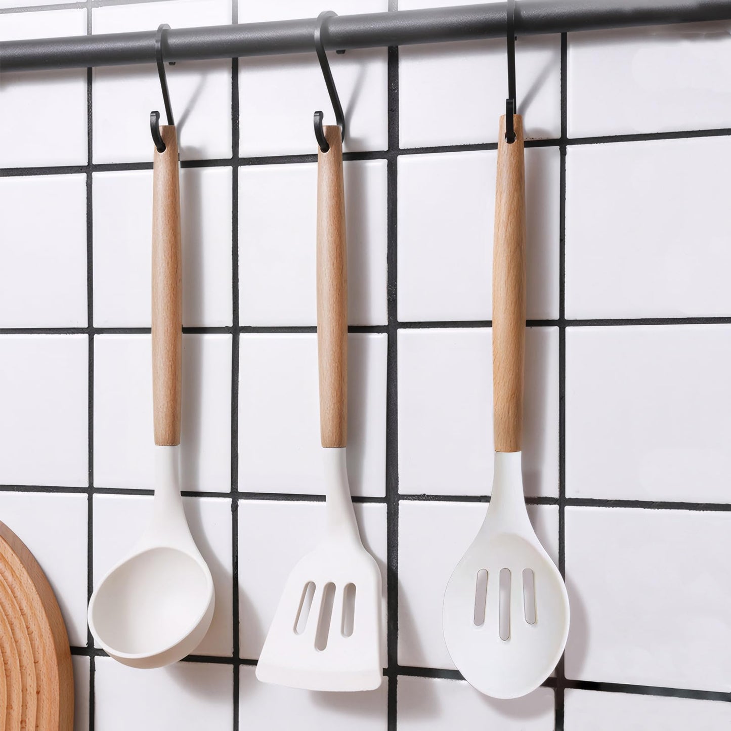 IOCBYHZ Kitchen Cooking Utensils Set 6Pcs Non-Stick Silicone Kitchen Utensils Spatula Spoon Turner Ladle Pasta Server, Heat Resistant Wooden Handle Silicone Cooking Gadgets Sets for Cookware & Baking