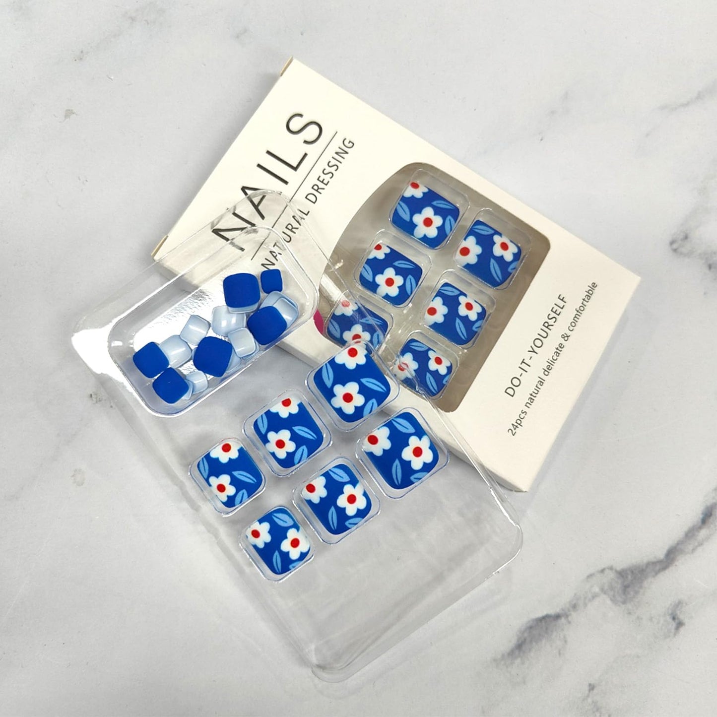 24Pcs Flower Press on Toe Nails Short Square Fake Toenails Blue Acrylic Toe Nails with White Floral Designs Cute Matte False Toenails Spring Summer Glue on Toe Nails for Coquette Women