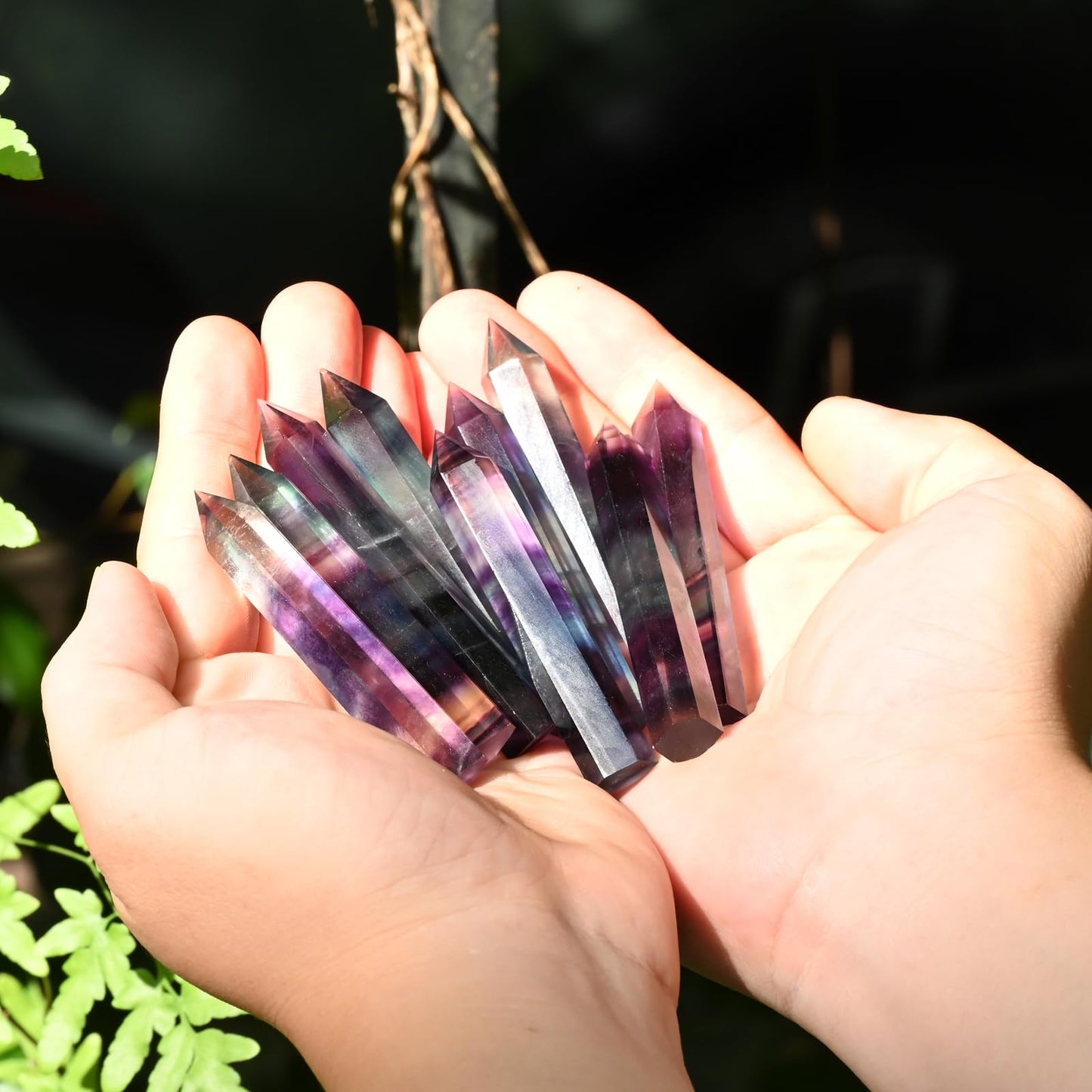 WHAL&YUNE Gemstone Wands 1PC, Rainbow Fluorite Hexagonal Wands Gemstone Tower, Natural Hand Carved Pointed Stone Fluorite Crystal for Meditation, Home Decor-3"-3.5"(8-9cm)