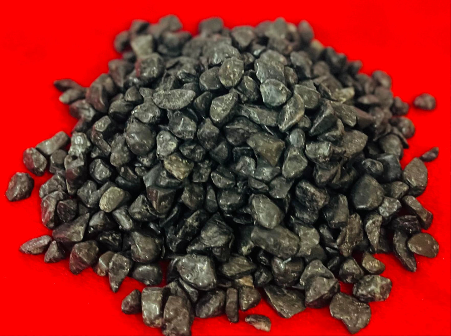 Indian Consigners Natural Crushed Polished Tumbled Gem Stone Chips, Decoration & Healing Crystals (Black Tourmaline)