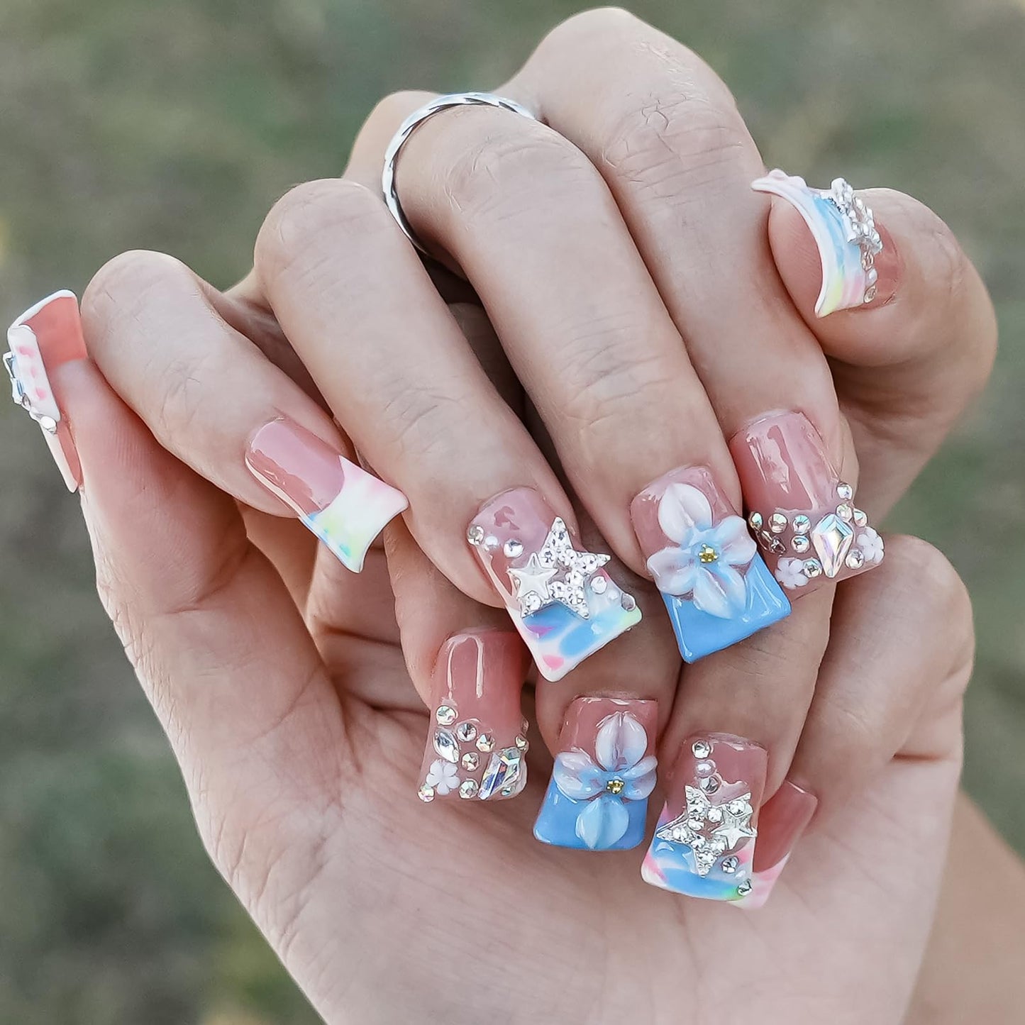 Tesytto Press on Nails Duck Shape with 3D Floral Metallic Star Rhinestones, Luxury Reusable Acrylic Fake Nails Blue French Tip Nude Pink False Nails (Pastel Pink-Blue Stellar,L)