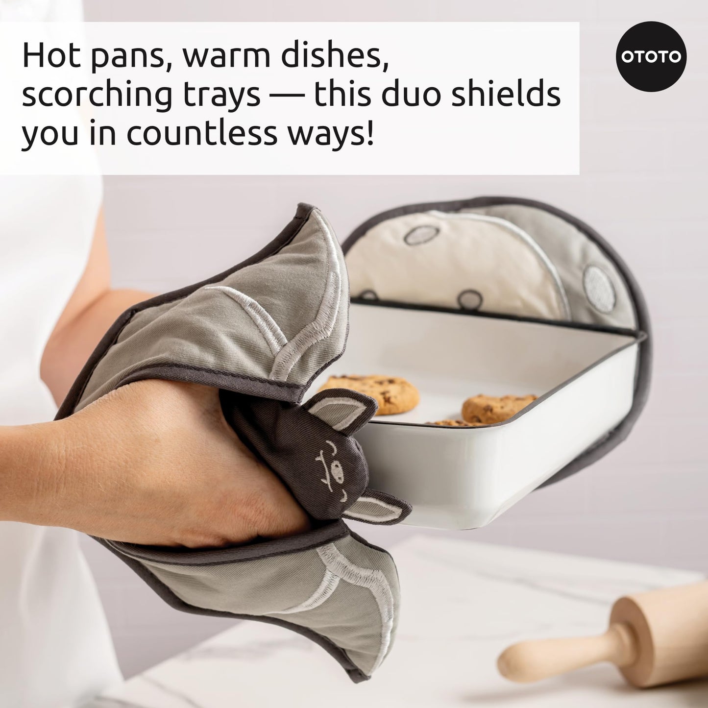 New - OTOTO Batlicious Oven Mitts and Pot Holders Sets - Heat Resistant Trivets for Hot Dishes, Cooking Goth Kitchen Decor, Cute Accessories, Pot Holders, Spooky Halloween Bat Moon Witchy Gifts