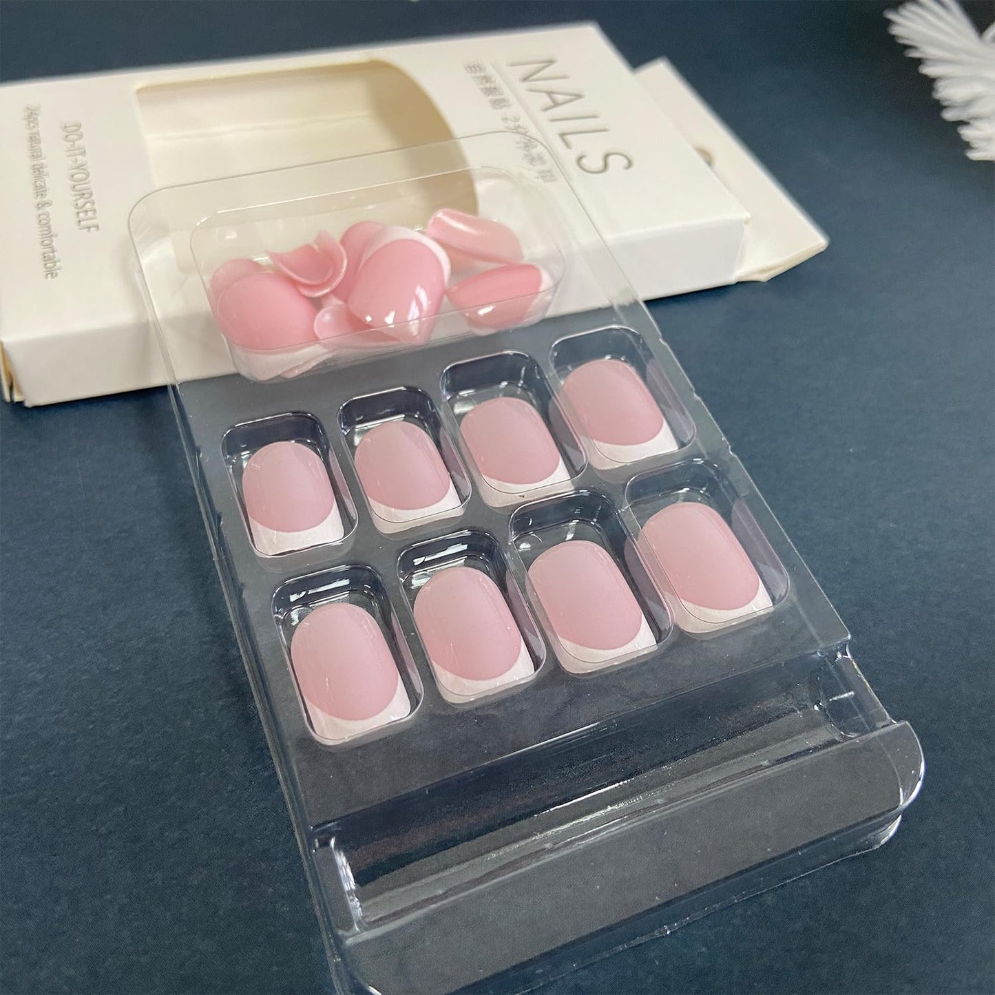 White French Tip Press on Nails Short Square Fake Nails Glossy Pink False Nails with Glue on Nails Reusable Full Cover Stick on Nails Acrylic Artificial Nails for Women DIY Nails Art Decoration