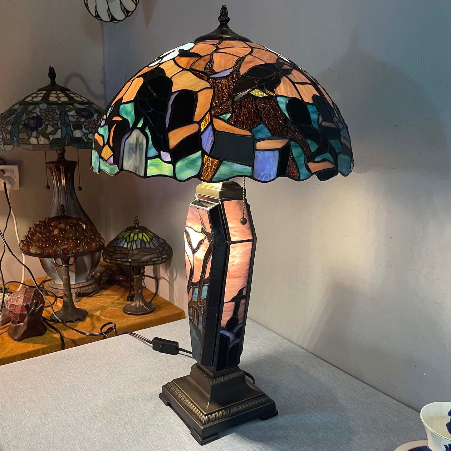 Bieye L10987 Ravens in Spooky Cemetery Tiffany-Style Stained Glass Table Lamp with Coffin Base Night Light - Gothic Graveyard Scene (Dark Orange, 16Wx26H inch)