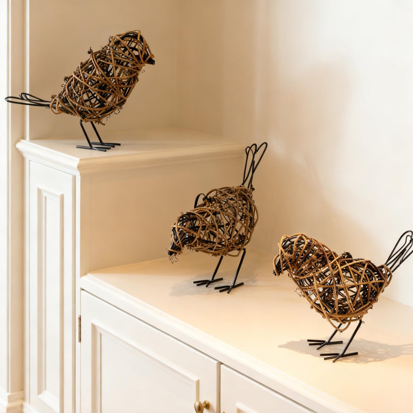 ZZZ TYLOO 3PCS Bird Statue Farmhouse Decor Set - Christmas Ornament - Handwoven Natural Rattan Bird Figurines Table Decor, Multi-Pose Shelf & Mantel Accents