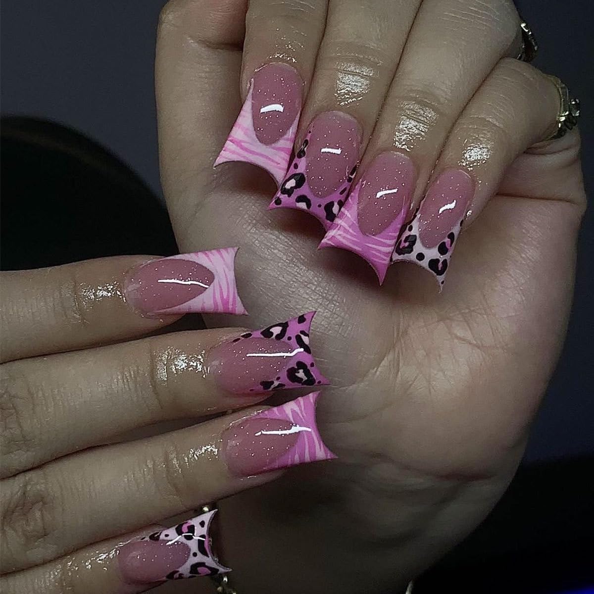 Duck Mouth Press on Nails Medium Fake Nails French Tip with Leopard Print Design Glue on Nails Glossy Acrylic Full Cover Stick on False Nails for Women 24 Pcs